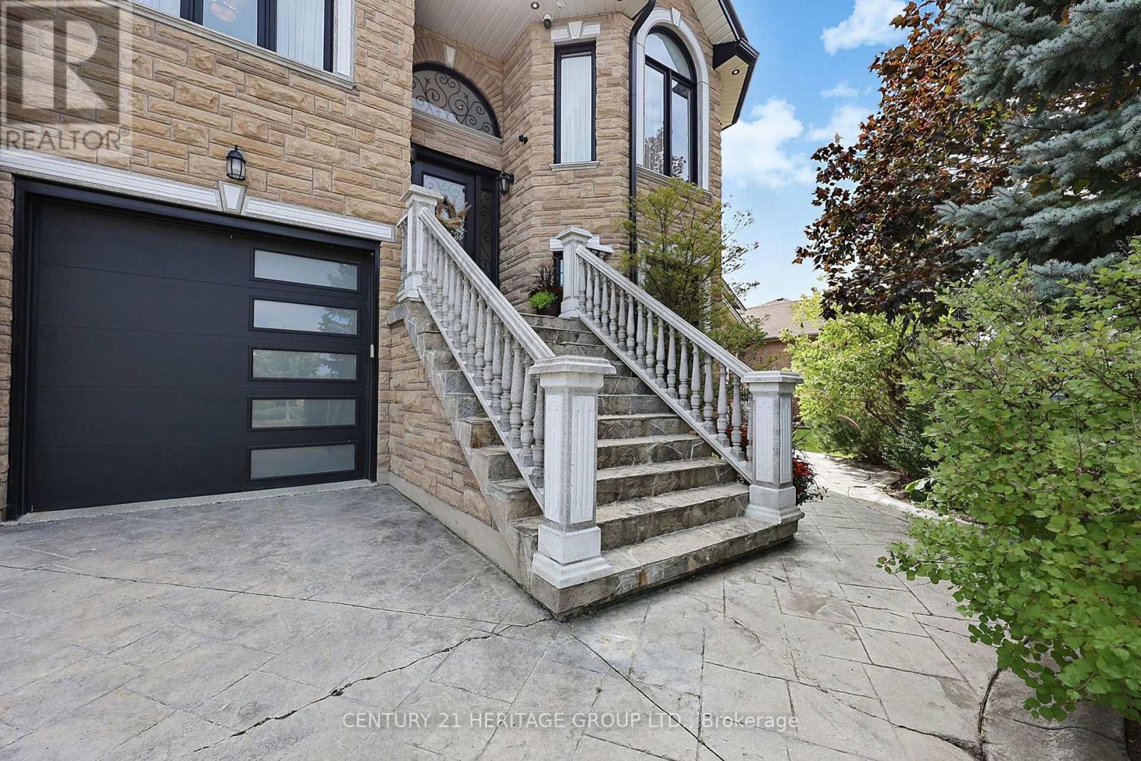 53 Aishford Road, Bradford West Gwillimbury (Bradford), Ontario  L3Z 3H9 - Photo 2 - N13842708