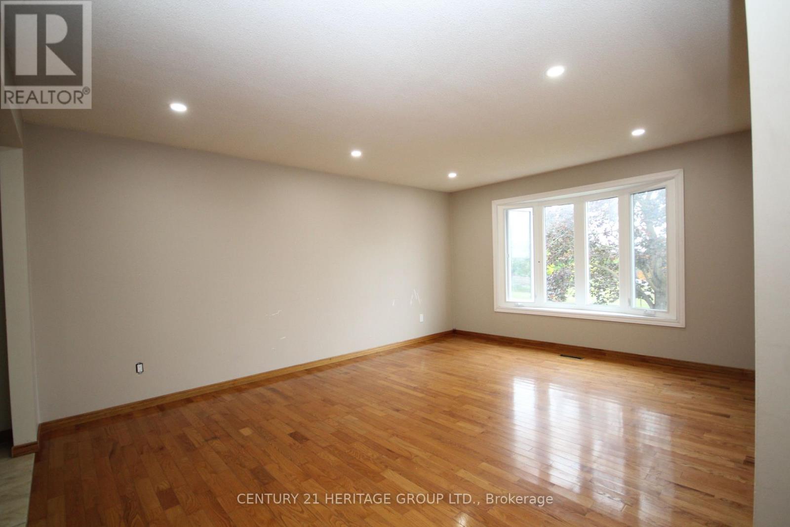 156 Colborne Street, Bradford West Gwillimbury (Bradford), Ontario  L3Z 1C5 - Photo 2 - N13842782