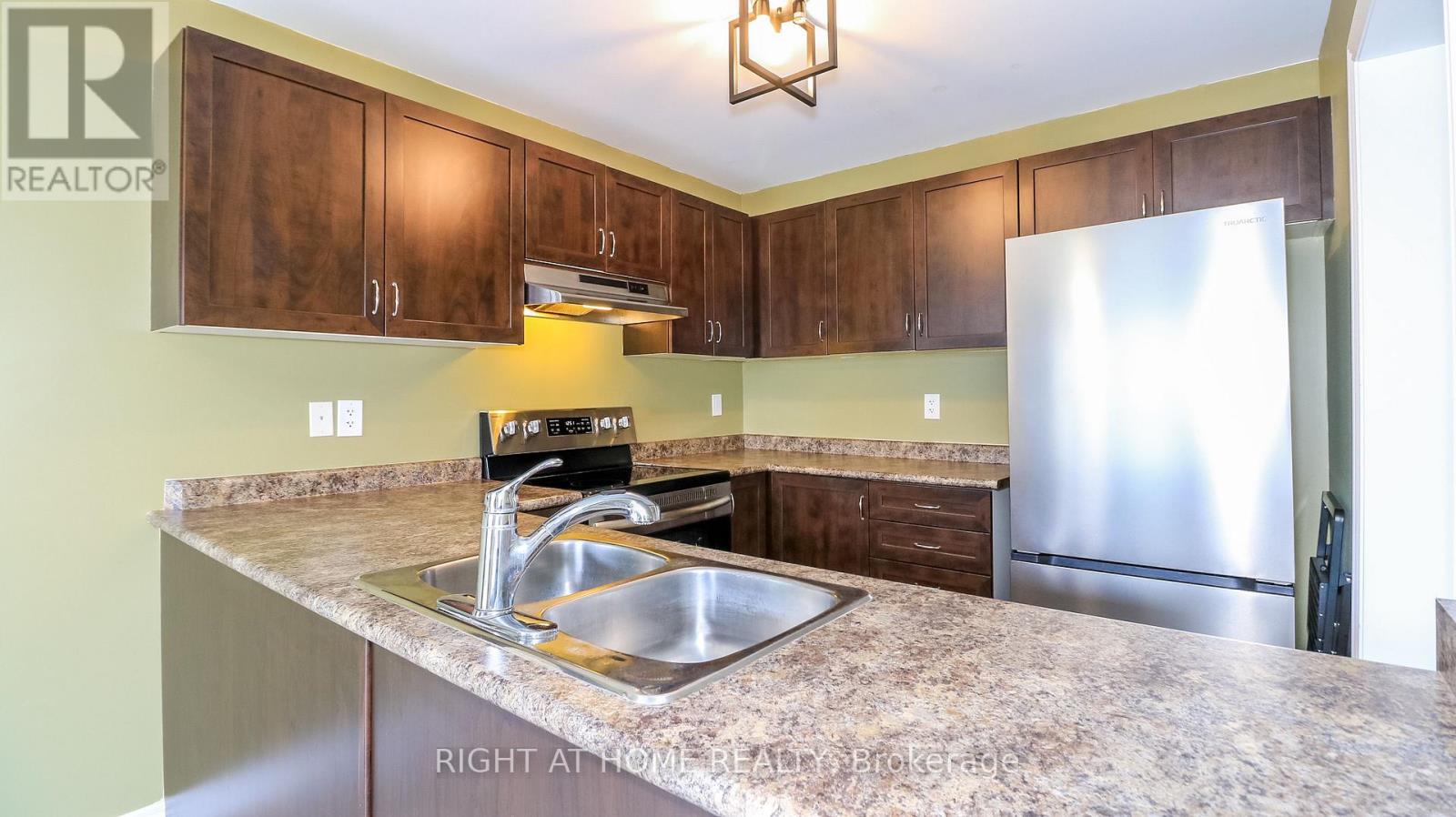 165 Greenwood Drive, Essa (Angus), Ontario  L3W 0E4 - Photo 21 - N13842822