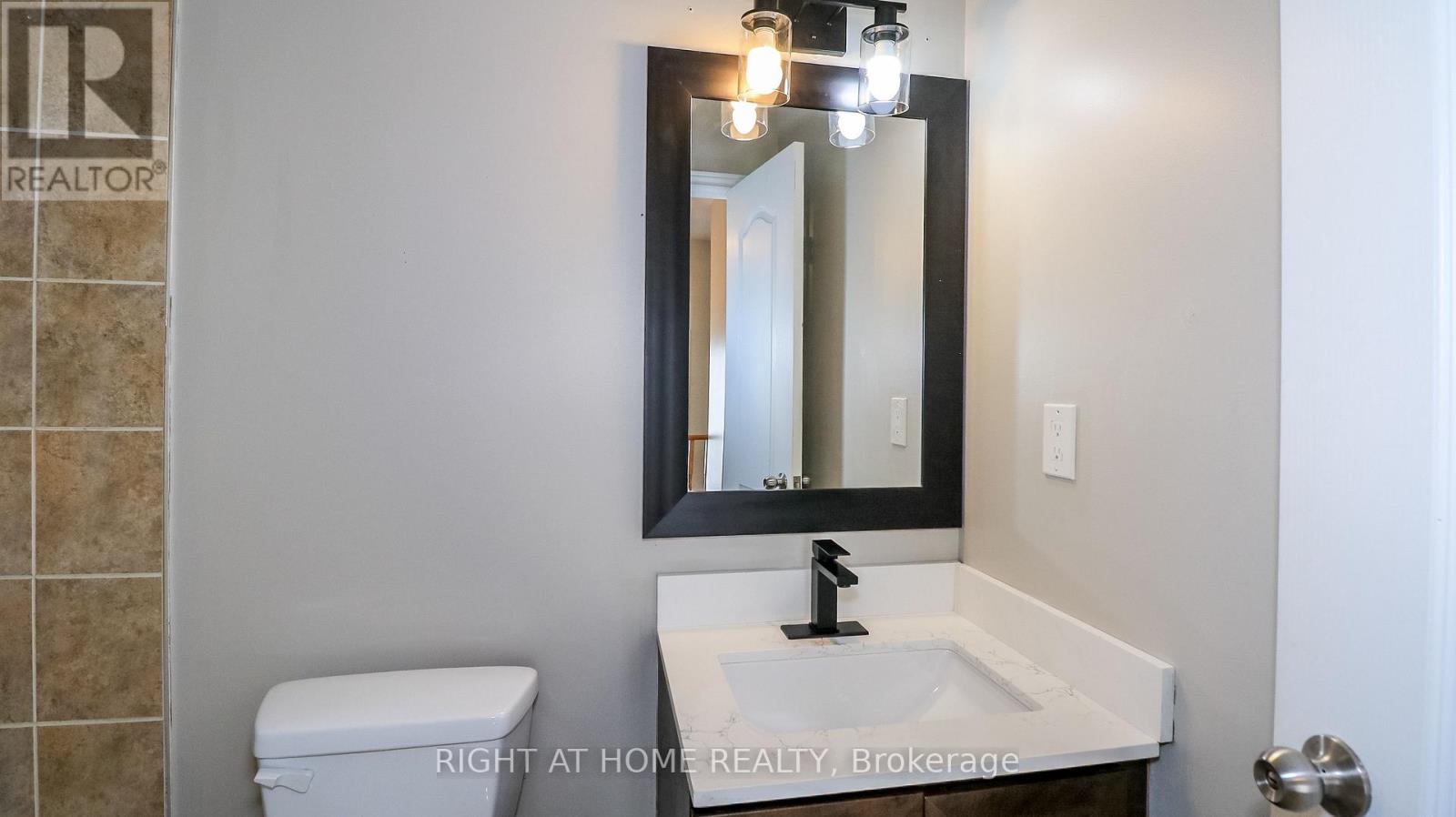 165 Greenwood Drive, Essa (Angus), Ontario  L3W 0E4 - Photo 31 - N13842822