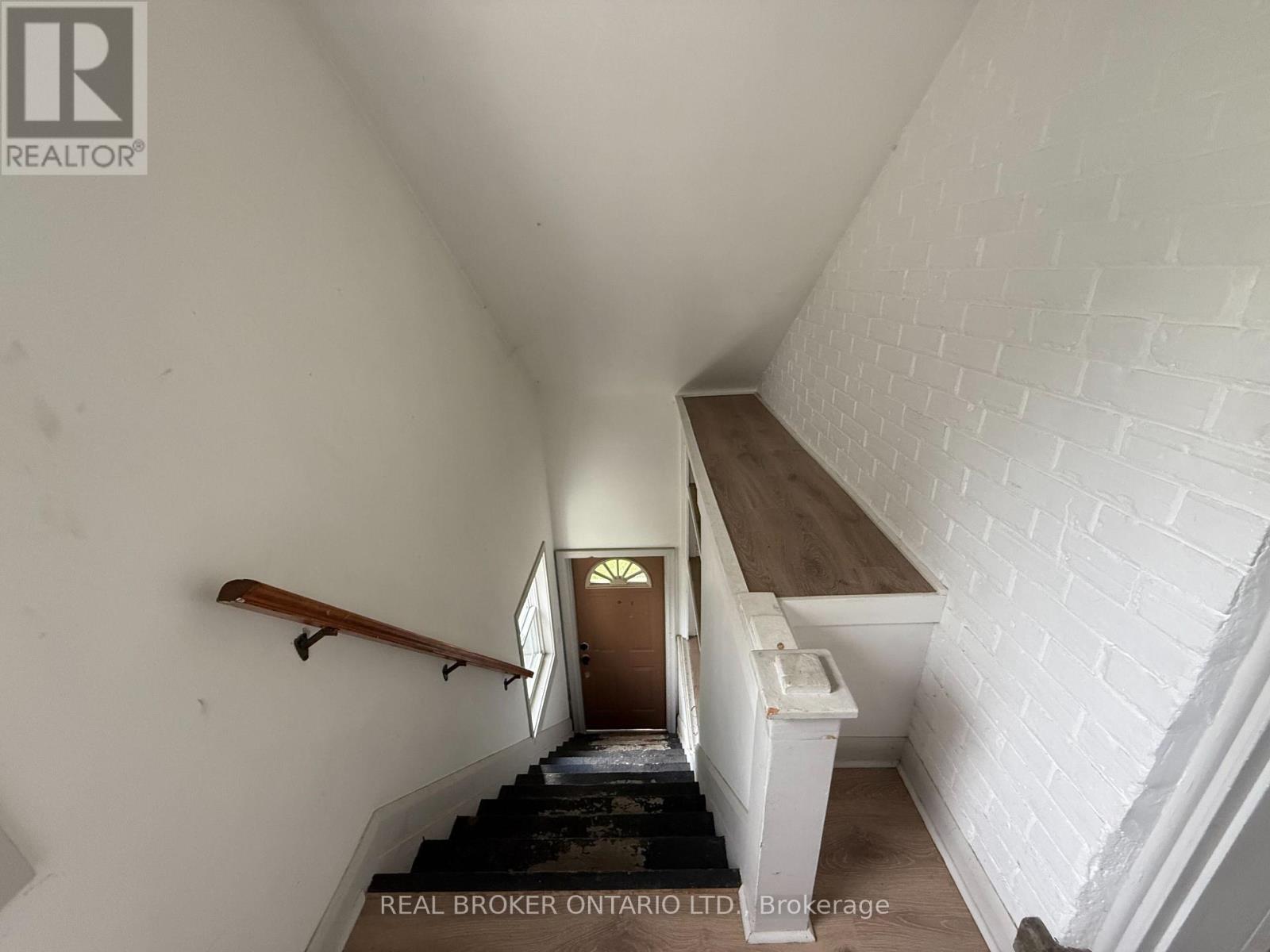 Upper - 23 Second Street, New Tecumseth (Beeton), Ontario  L0G 1A0 - Photo 2 - N13842854