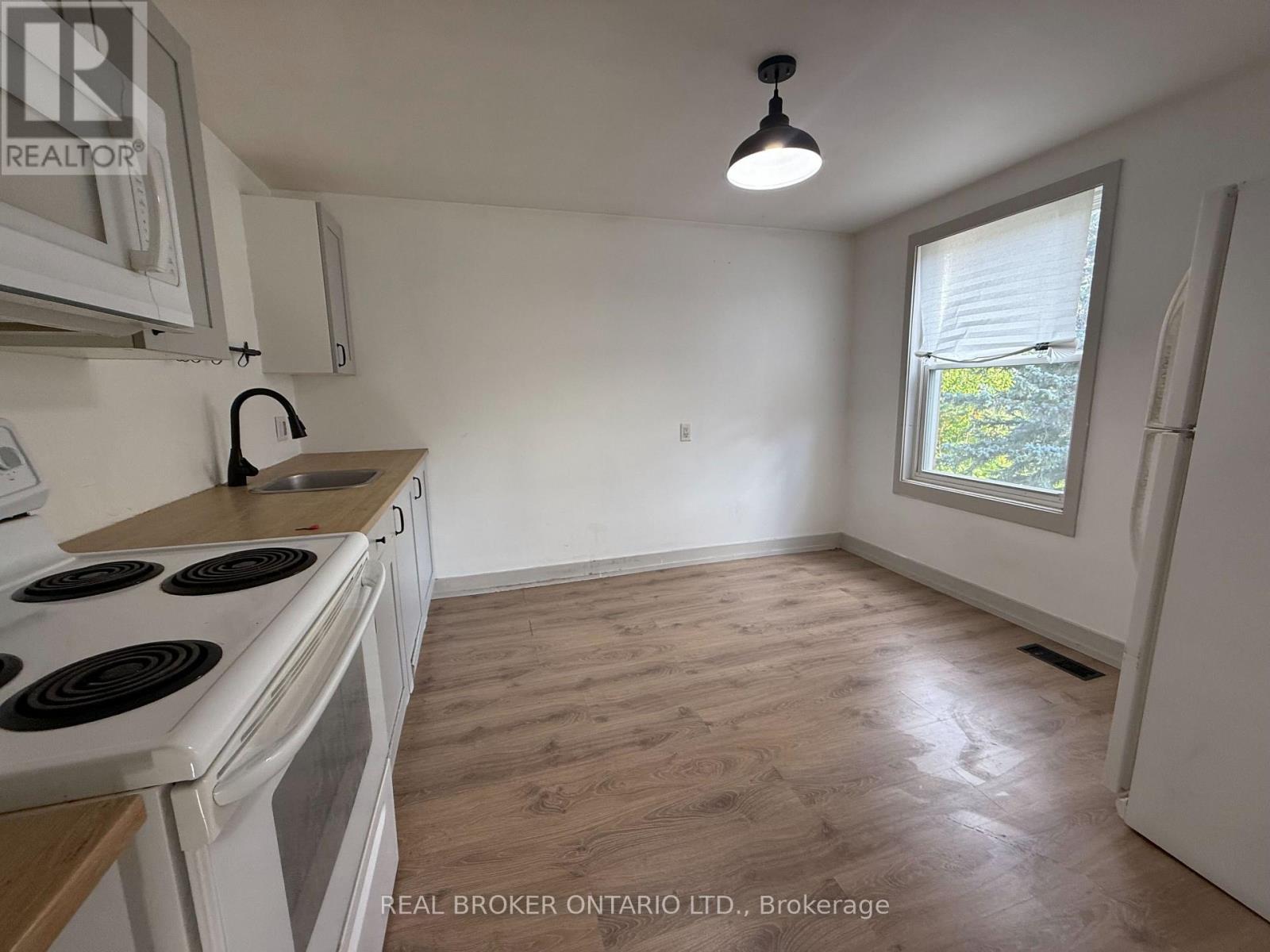 Upper - 23 Second Street, New Tecumseth (Beeton), Ontario  L0G 1A0 - Photo 3 - N13842854