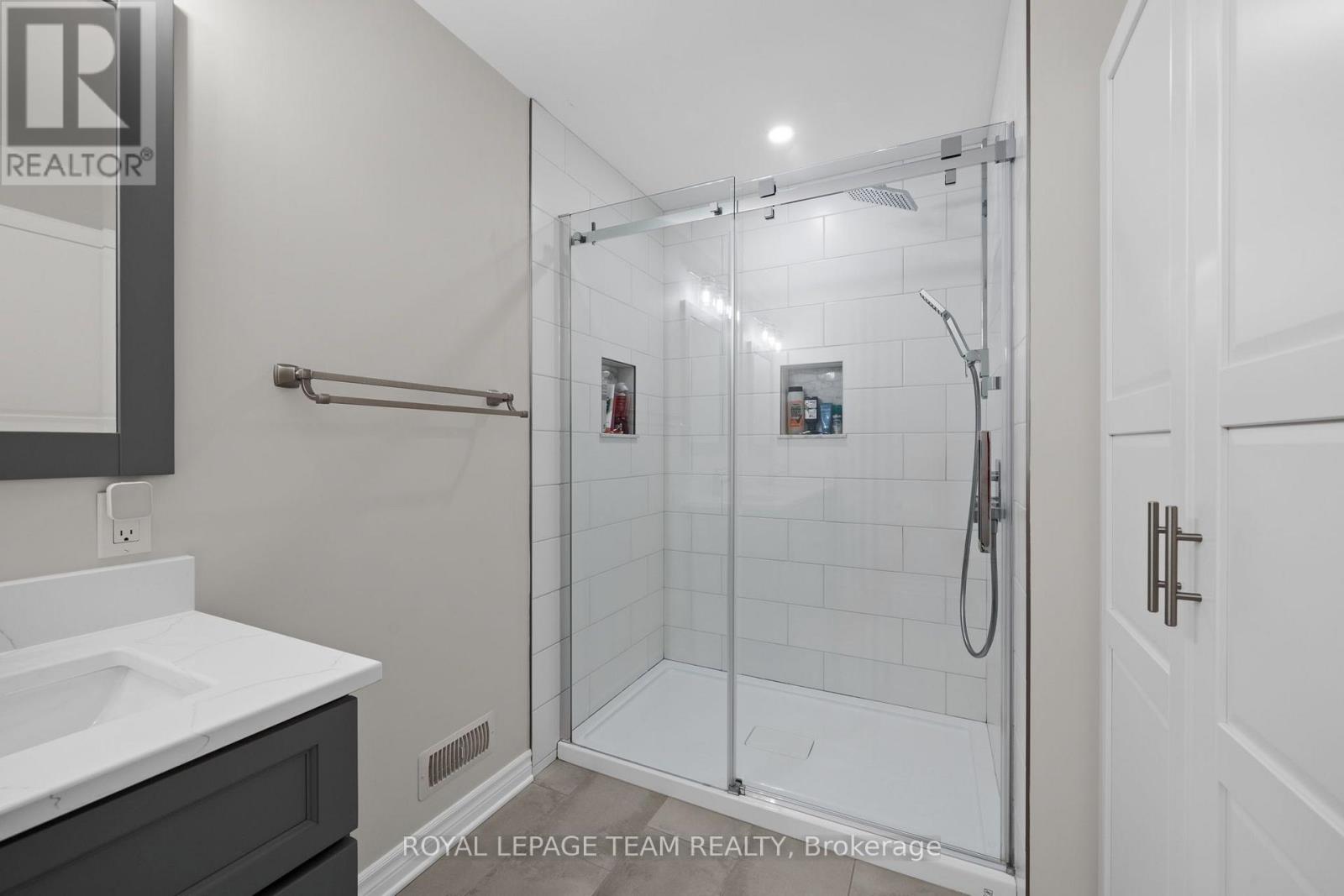 213 Tewsley Drive, Ottawa, Ontario  K1V 0V7 - Photo 28 - X13842786