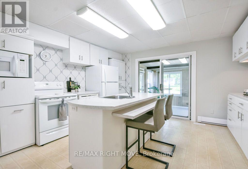 94 Fittons Road E, Orillia, Ontario L3V 2J5 - Photo 12 - S13842688
