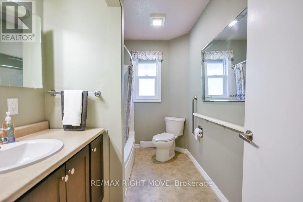 94 Fittons Road E, Orillia, Ontario L3V 2J5 - Photo 23 - S13842688