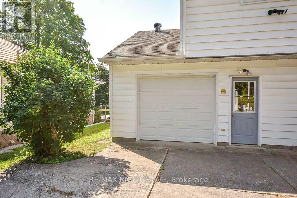 94 Fittons Road E, Orillia, Ontario L3V 2J5 - Photo 45 - S13842688