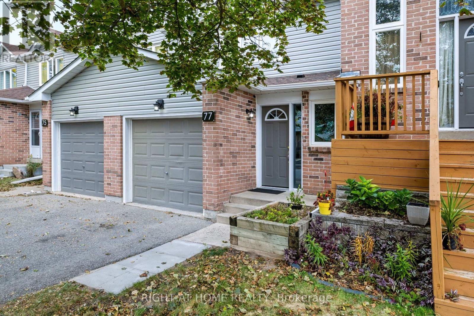 77 Stewart Maclaren Road, Halton Hills, Ontario  L7G 5L8 - Photo 2 - W13842686