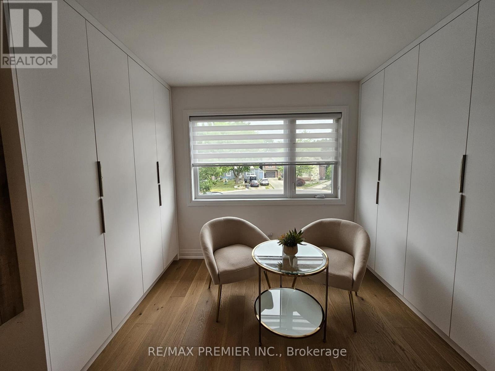 11 Edison Circle, Toronto (Maple Leaf), Ontario  M6L 2L3 - Photo 18 - W13842690