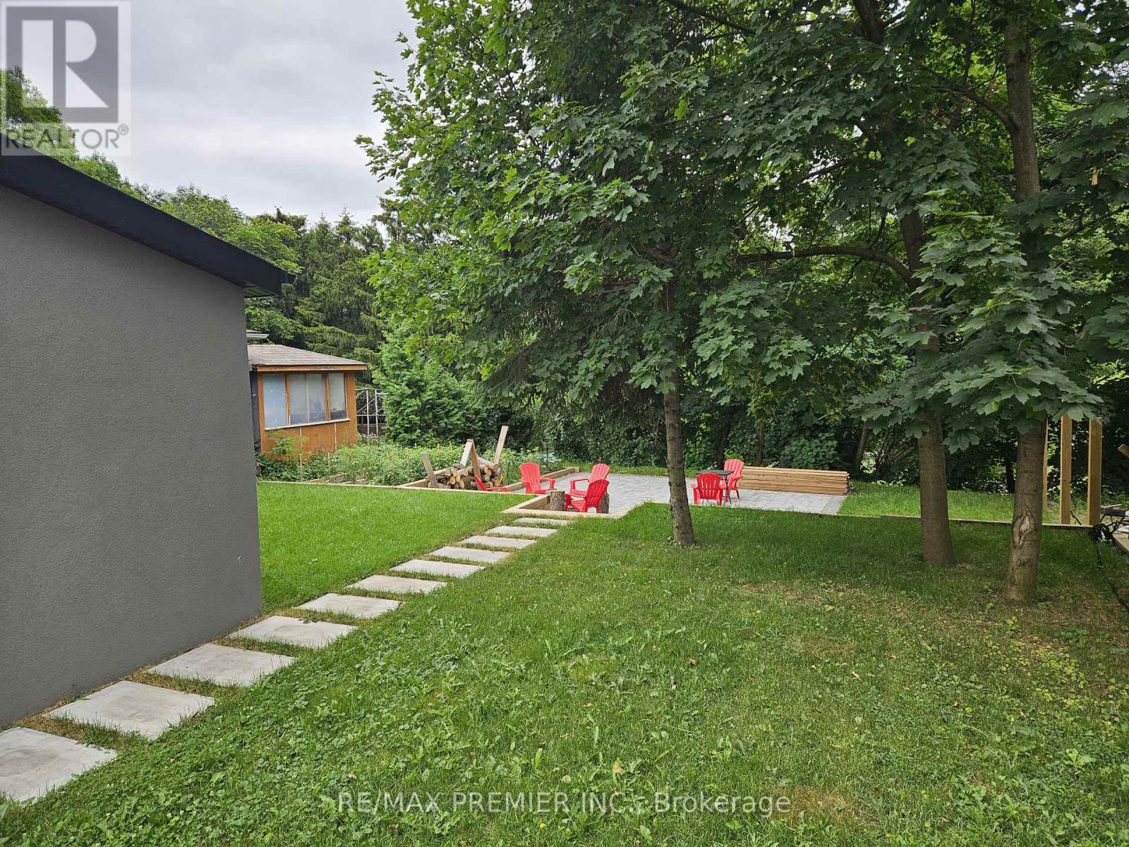 11 Edison Circle, Toronto (Maple Leaf), Ontario  M6L 2L3 - Photo 29 - W13842690