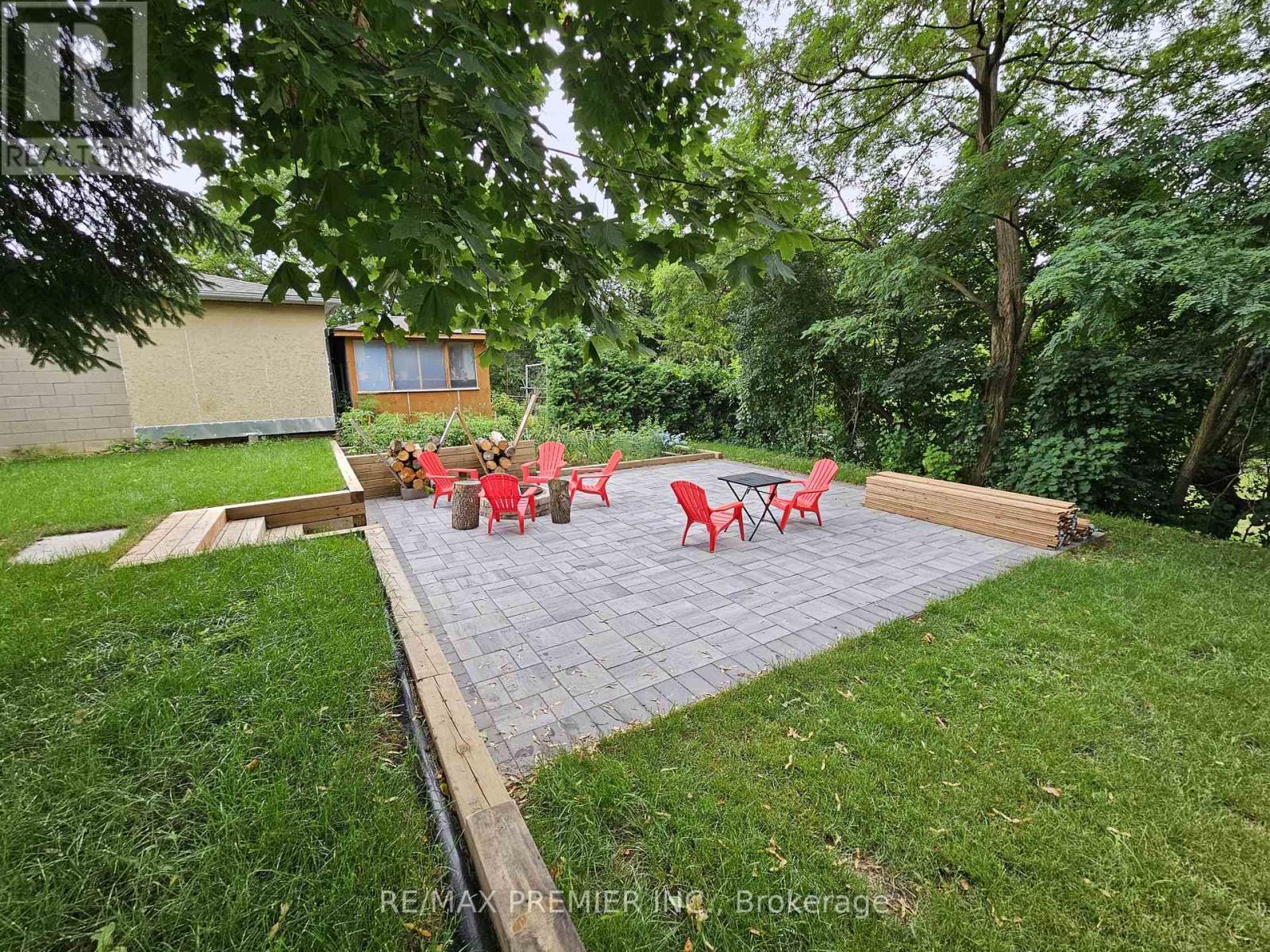 11 Edison Circle, Toronto (Maple Leaf), Ontario  M6L 2L3 - Photo 30 - W13842690