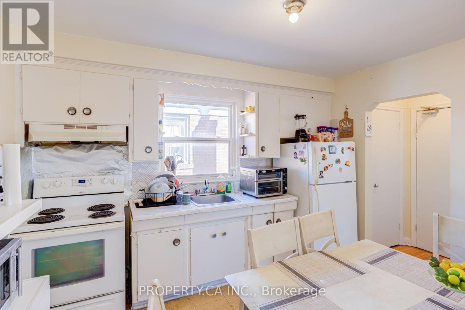 3 - 606 Harvie Avenue, Toronto (Caledonia-Fairbank), Ontario  M6E 4M1 - Photo 10 - W13842706