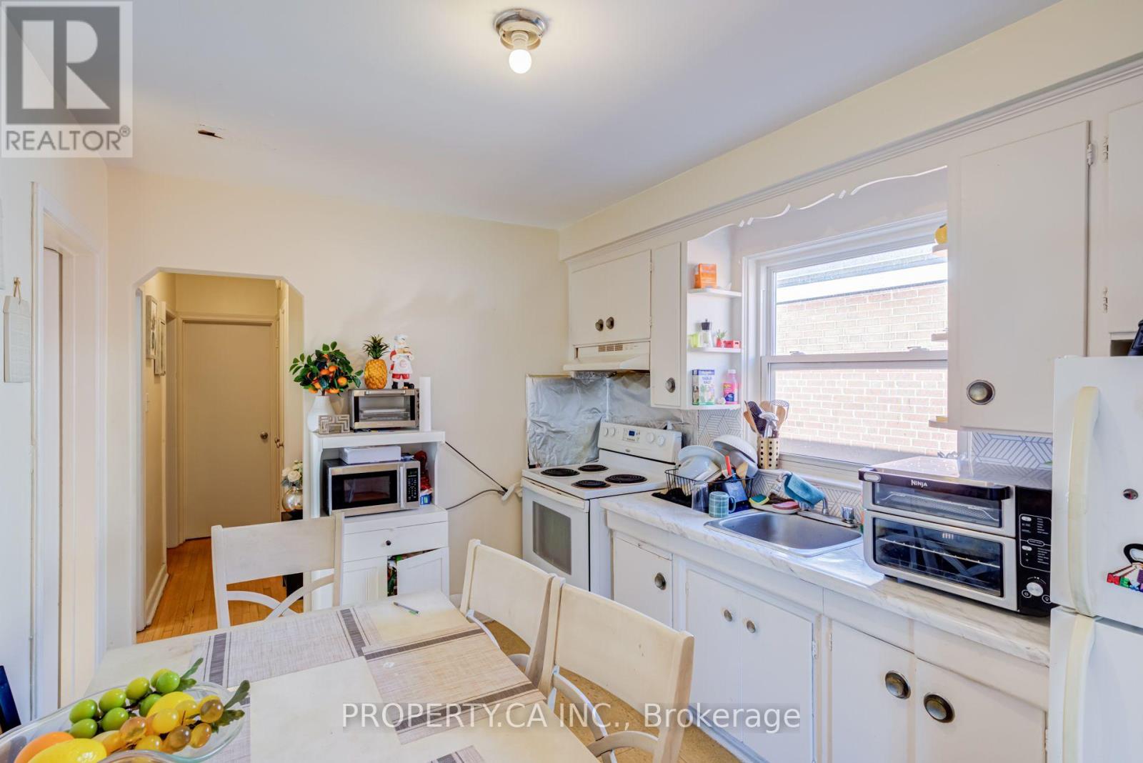 3 - 606 Harvie Avenue, Toronto (Caledonia-Fairbank), Ontario  M6E 4M1 - Photo 7 - W13842706