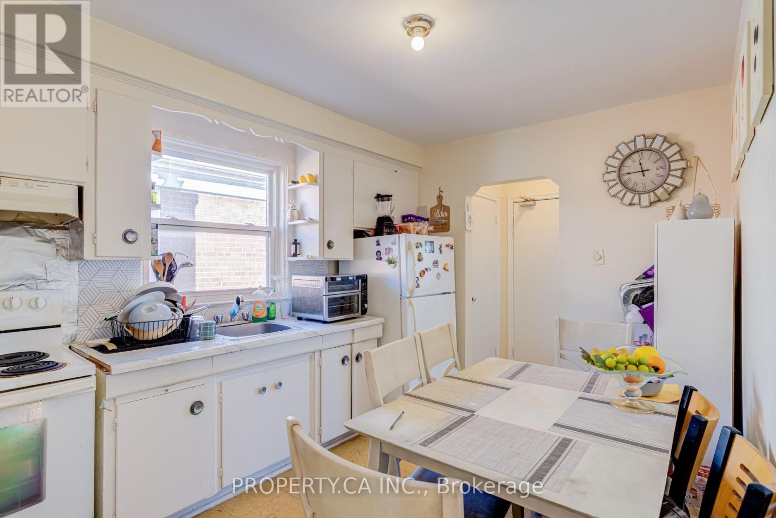 3 - 606 Harvie Avenue, Toronto (Caledonia-Fairbank), Ontario  M6E 4M1 - Photo 8 - W13842706