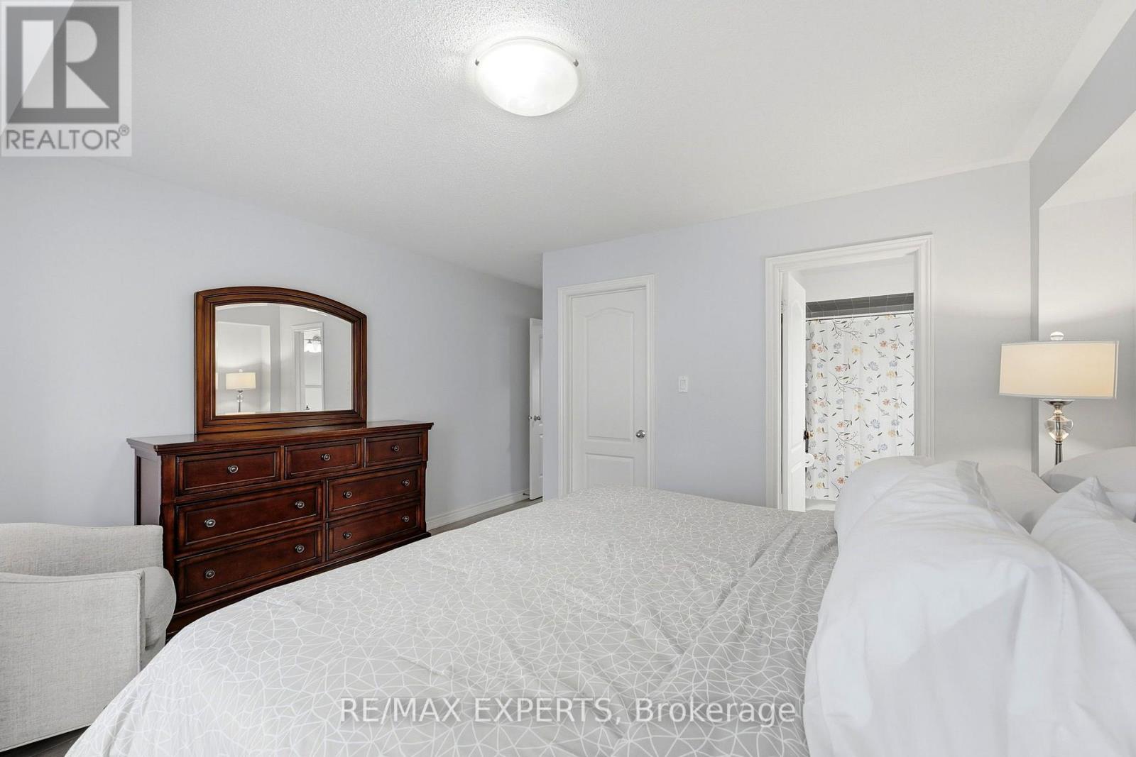 5 Parrotta Drive, Toronto (Humberlea-Pelmo Park), Ontario  M9M 0B4 - Photo 16 - W13842714