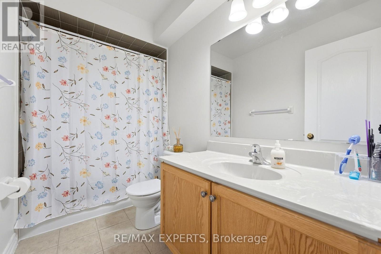 5 Parrotta Drive, Toronto (Humberlea-Pelmo Park), Ontario  M9M 0B4 - Photo 17 - W13842714
