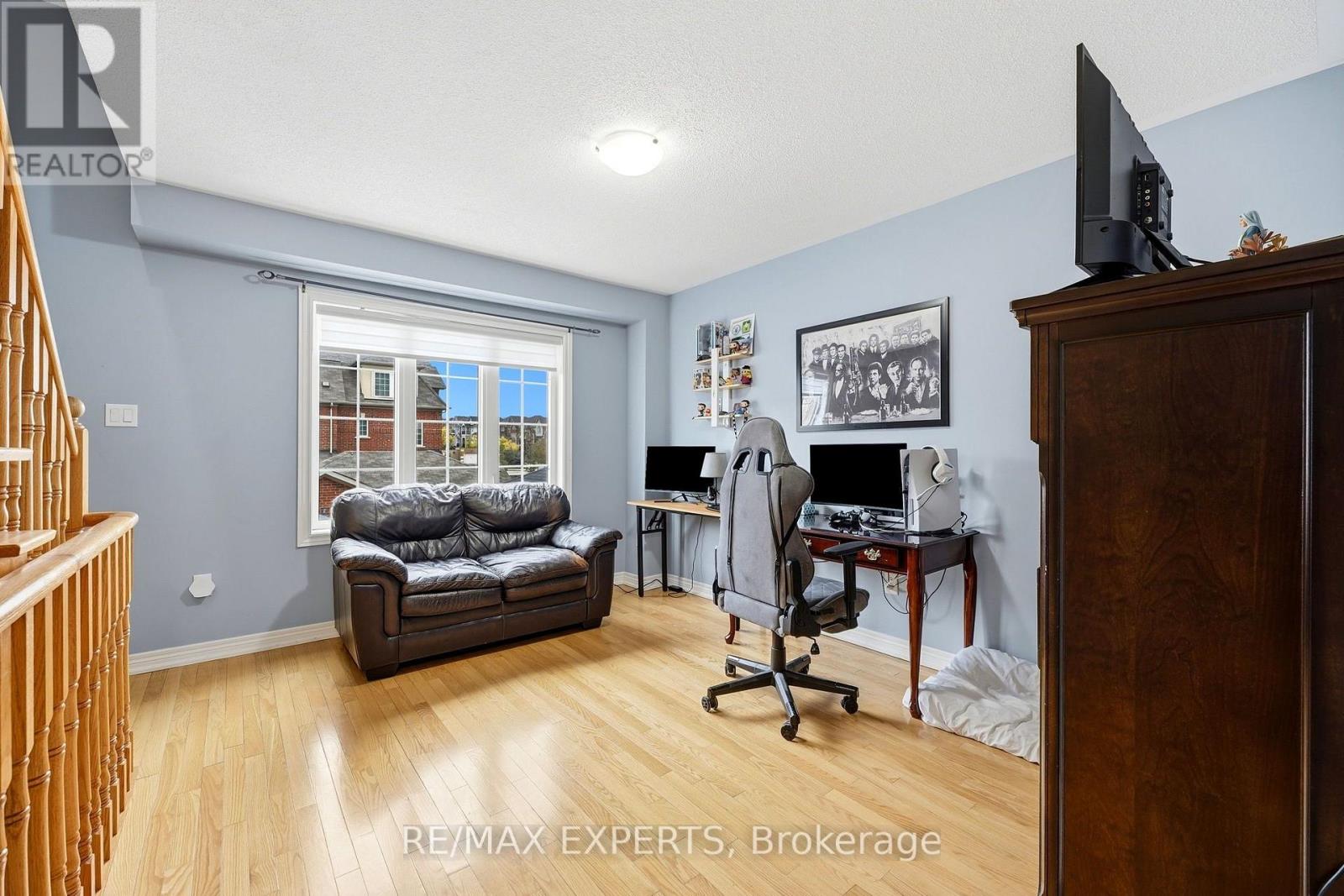 5 Parrotta Drive, Toronto (Humberlea-Pelmo Park), Ontario  M9M 0B4 - Photo 18 - W13842714