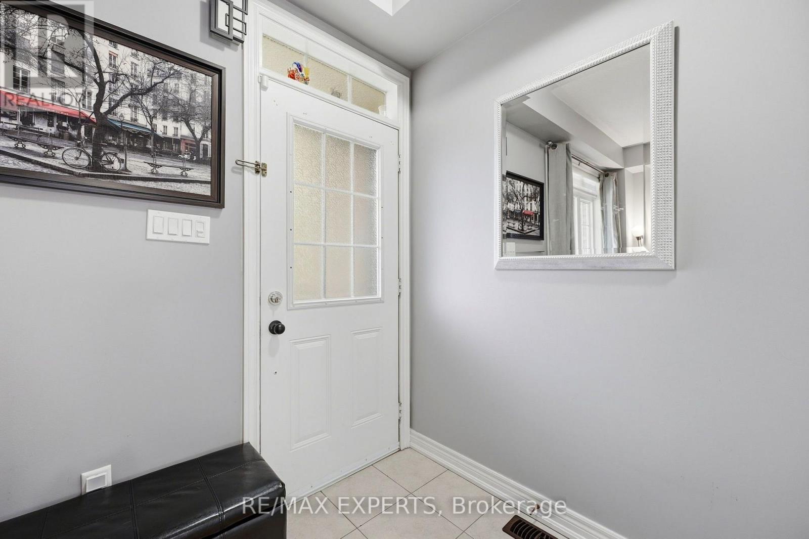 5 Parrotta Drive, Toronto (Humberlea-Pelmo Park), Ontario  M9M 0B4 - Photo 3 - W13842714
