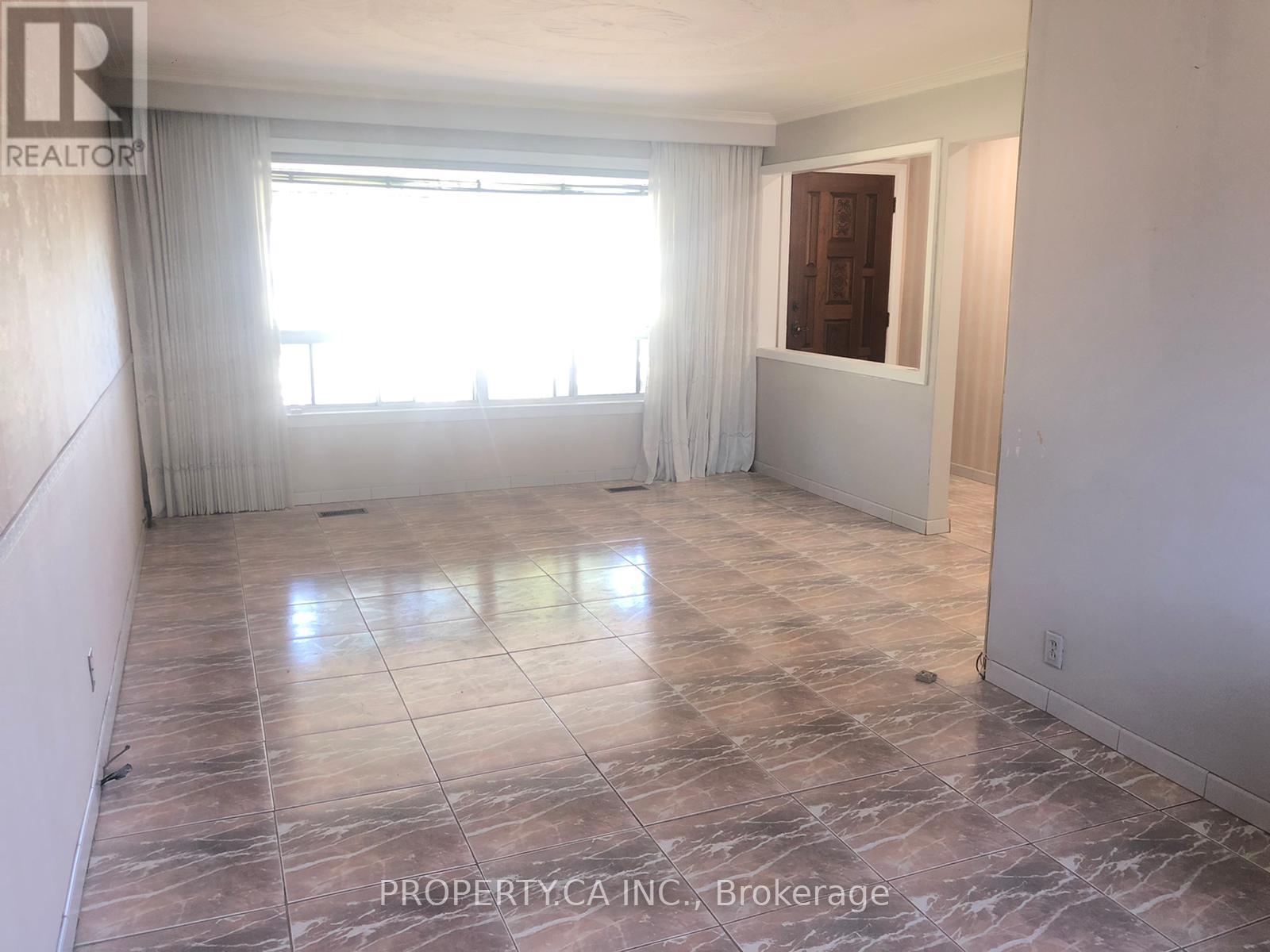 Upper - 113 Westhumber Boulevard, Toronto, Ontario  M9W 3M9 - Photo 12 - W13842720