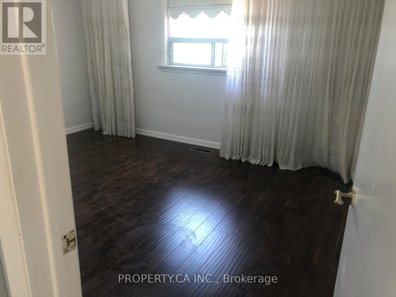 Upper - 113 Westhumber Boulevard, Toronto, Ontario  M9W 3M9 - Photo 4 - W13842720