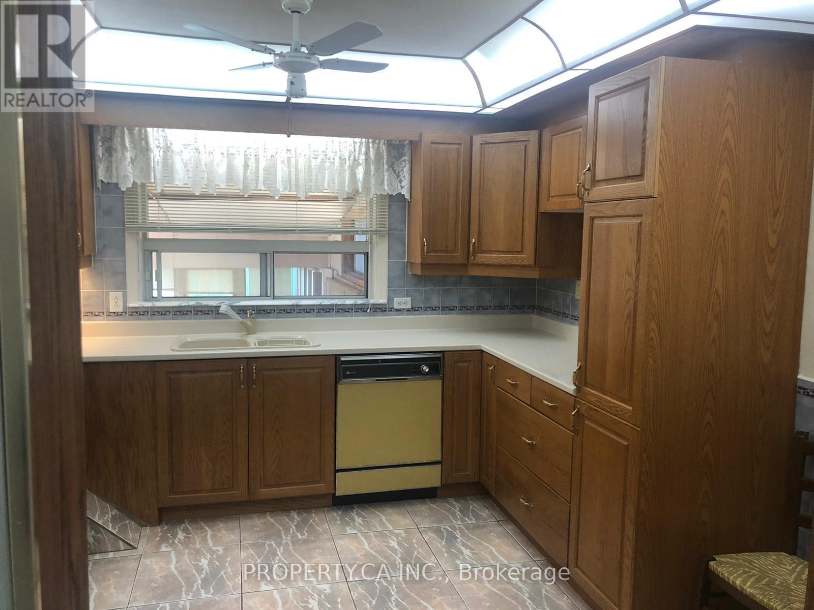 Upper - 113 Westhumber Boulevard, Toronto, Ontario  M9W 3M9 - Photo 5 - W13842720