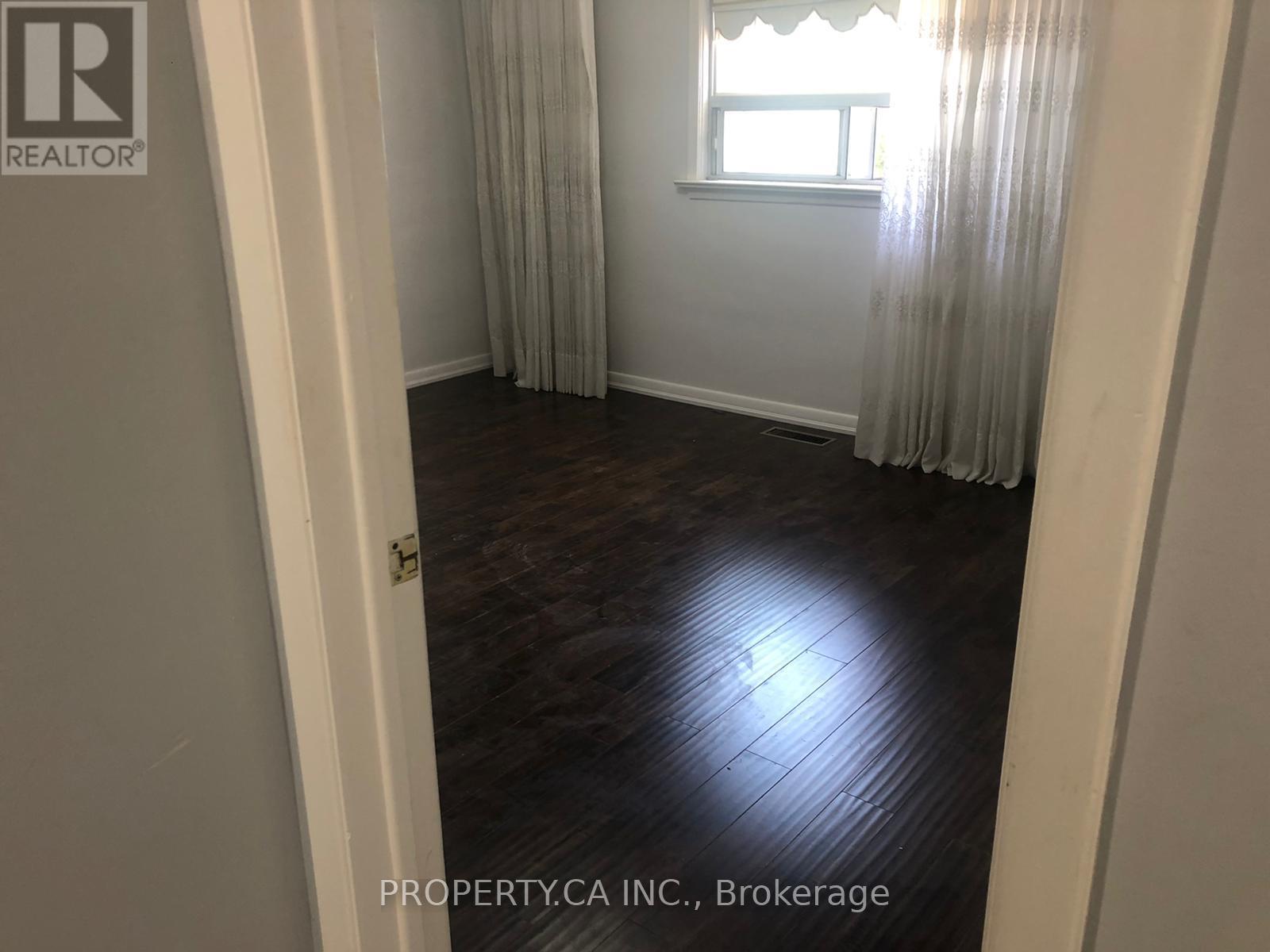 Upper - 113 Westhumber Boulevard, Toronto, Ontario  M9W 3M9 - Photo 6 - W13842720