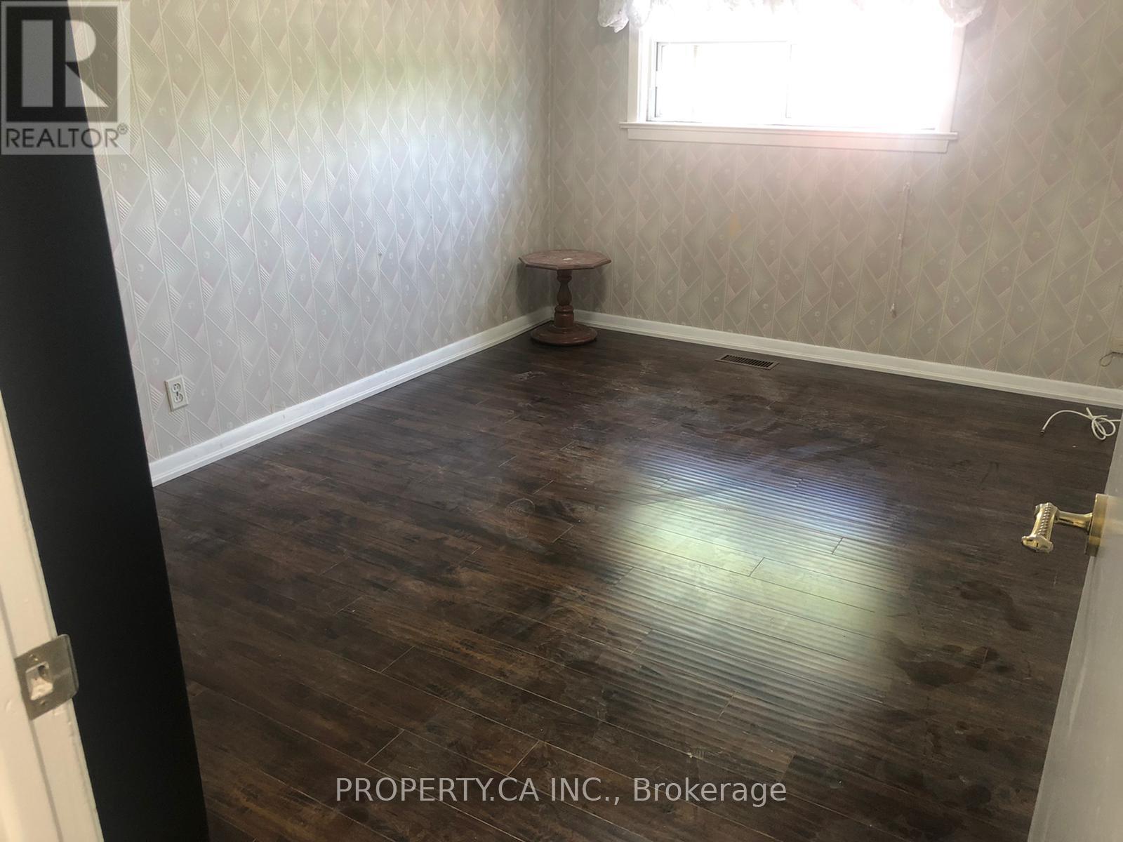 Upper - 113 Westhumber Boulevard, Toronto, Ontario  M9W 3M9 - Photo 9 - W13842720
