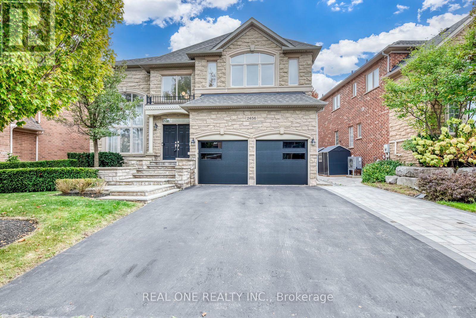 2456 Bon Echo Drive, Oakville (Jc Joshua Creek), Ontario  L6H 7P9 - Photo 2 - W13842732