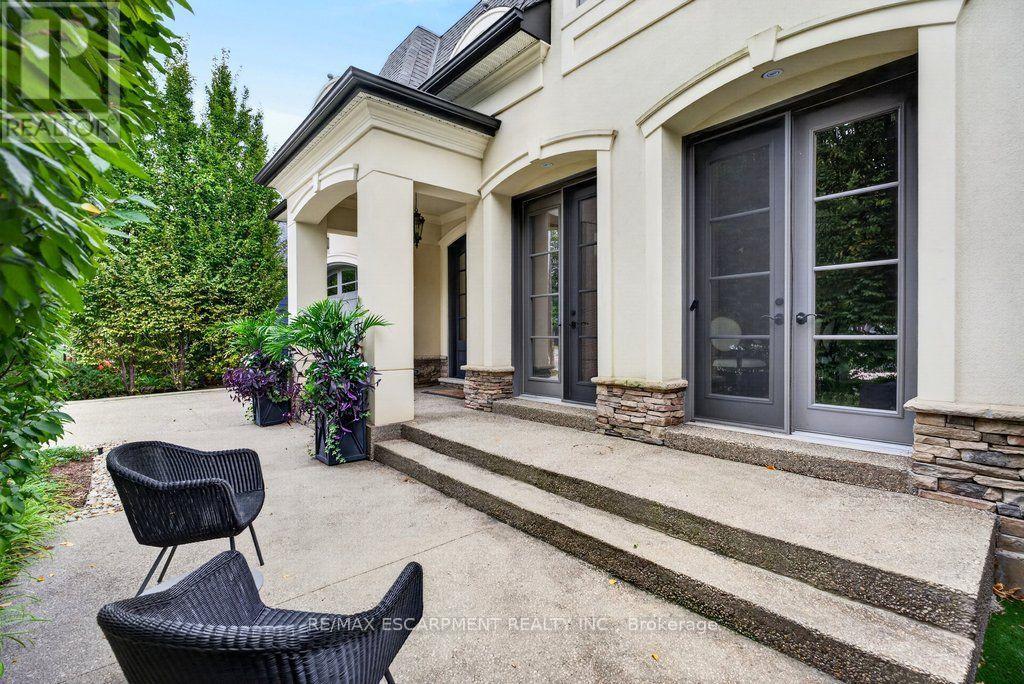 2188 Caroline Street, Burlington (Brant), Ontario  L7R 1M3 - Photo 4 - W13842788