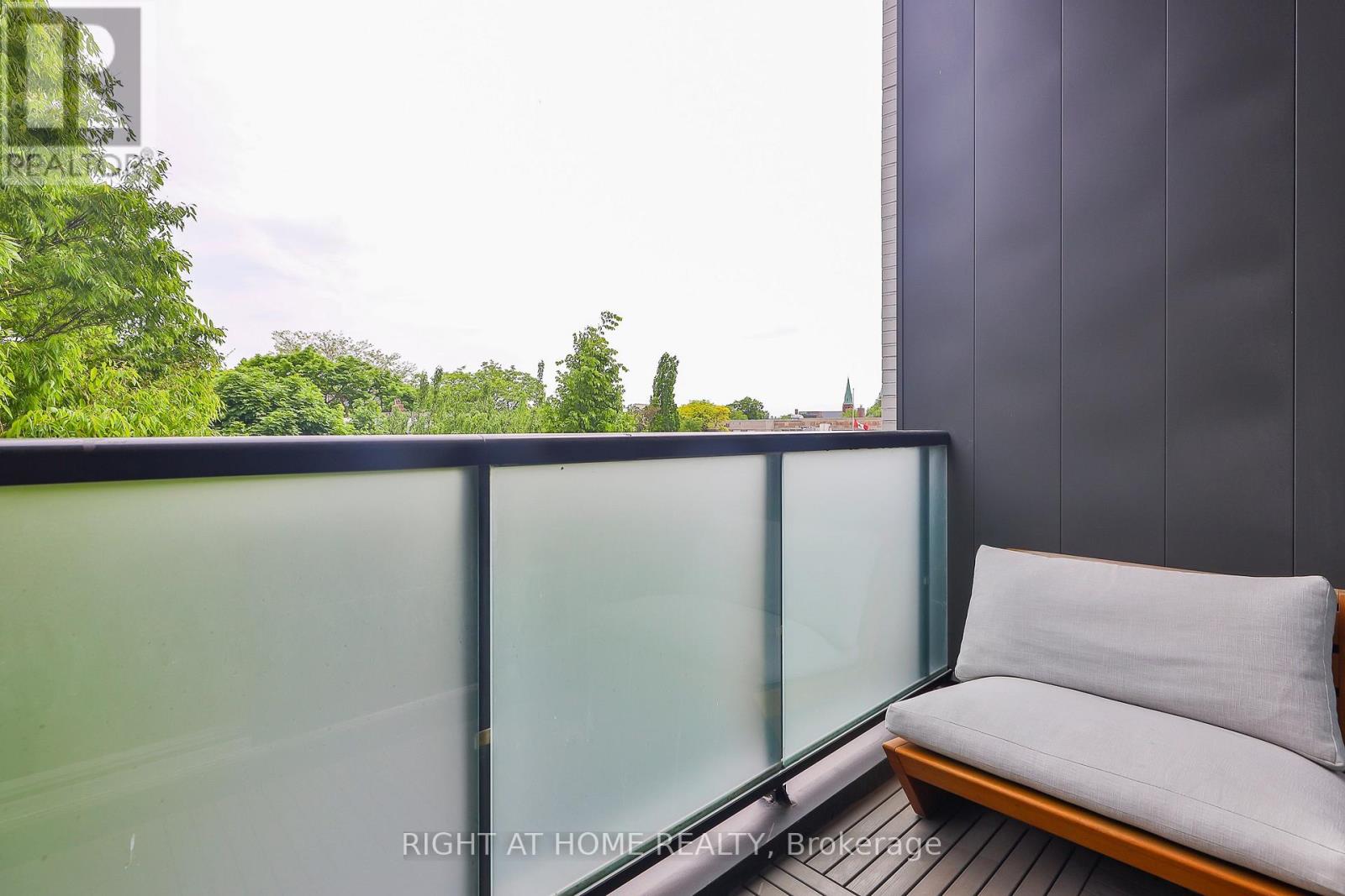 303 - 530 Indian Grove, Toronto, Ontario  M6P 0B3 - Photo 19 - W13842812