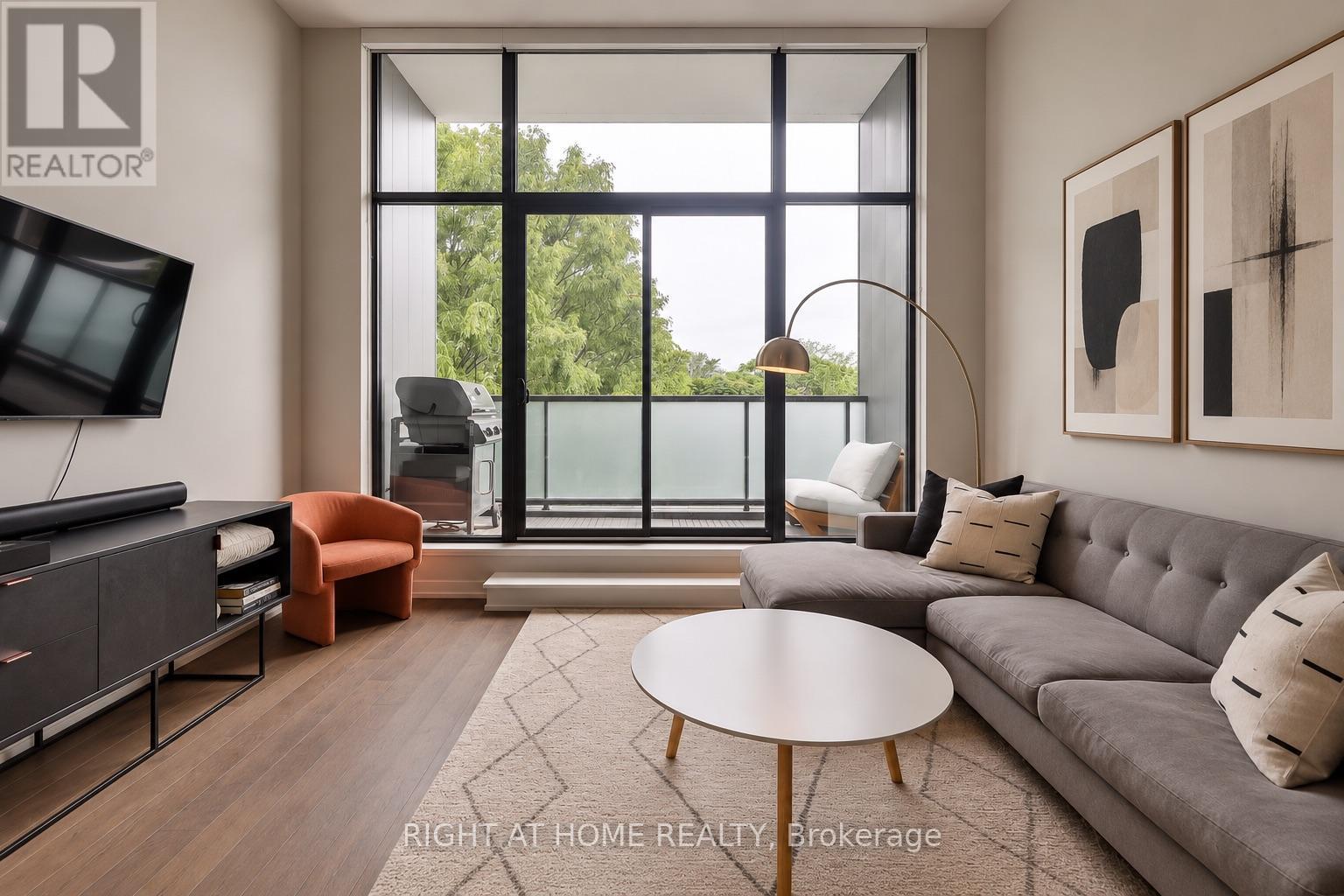 303 - 530 Indian Grove, Toronto, Ontario  M6P 0B3 - Photo 6 - W13842812
