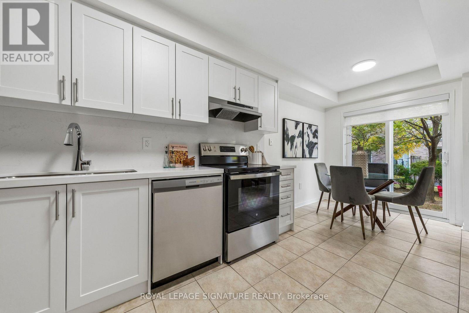 100 - 86 Joymar Drive, Mississauga (Streetsville), Ontario  L5M 7Z6 - Photo 3 - W13842814