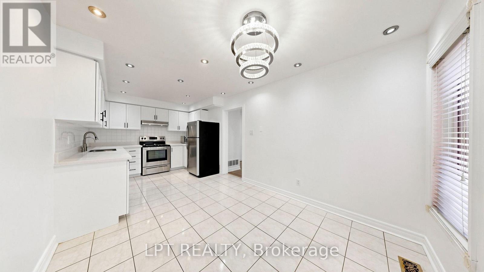 81 Shady Pine Circle, Brampton (Sandringham-Wellington), Ontario  L6R 1K3 - Photo 10 - W13842820