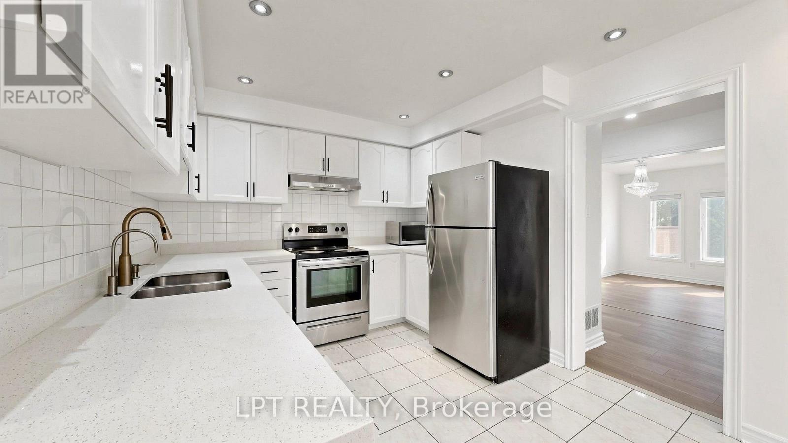 81 Shady Pine Circle, Brampton (Sandringham-Wellington), Ontario  L6R 1K3 - Photo 12 - W13842820