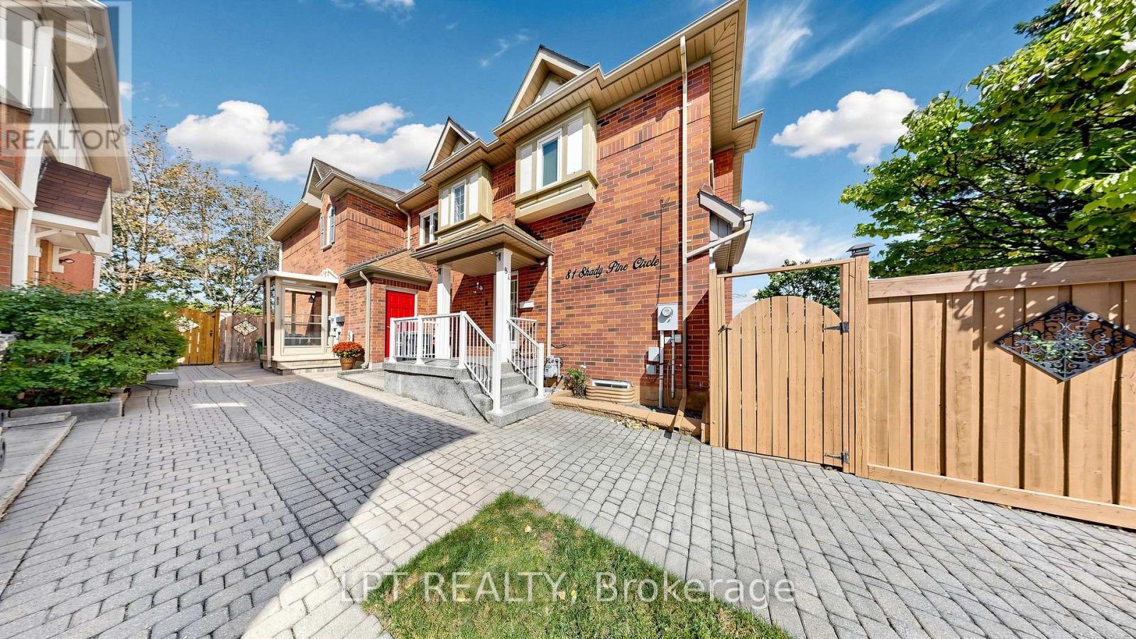 81 Shady Pine Circle, Brampton (Sandringham-Wellington), Ontario  L6R 1K3 - Photo 3 - W13842820
