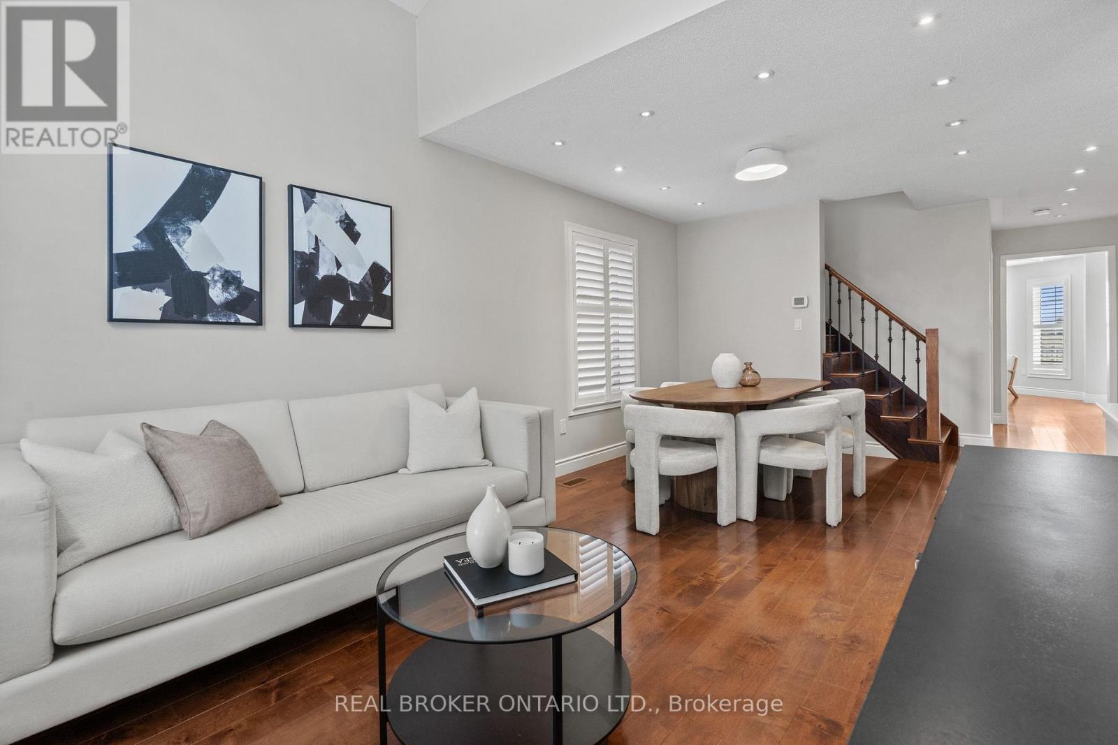 2349 Falkland Crescent, Oakville, Ontario  L6M 4Y1 - Photo 3 - W13842858