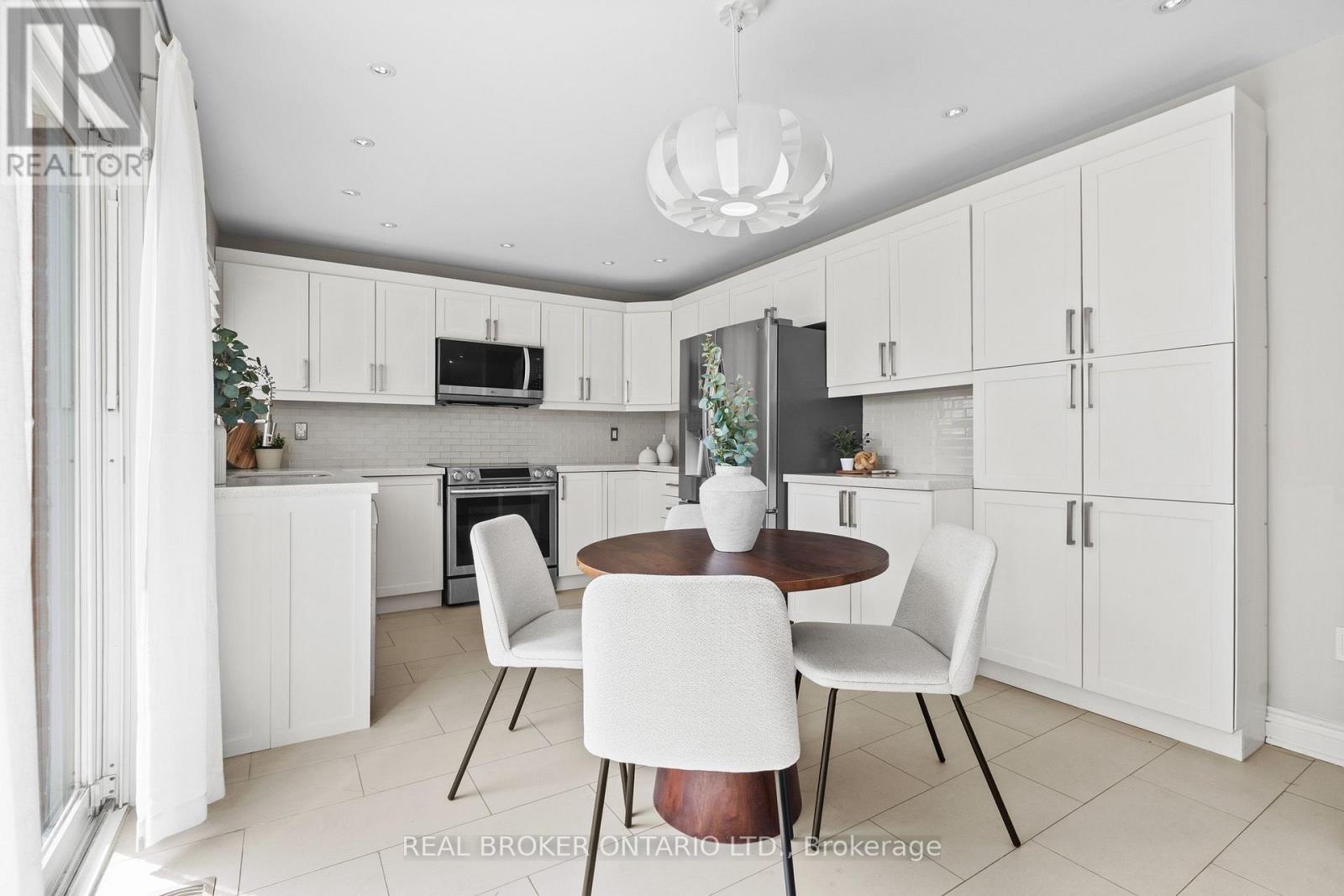 2349 Falkland Crescent, Oakville, Ontario  L6M 4Y1 - Photo 8 - W13842858