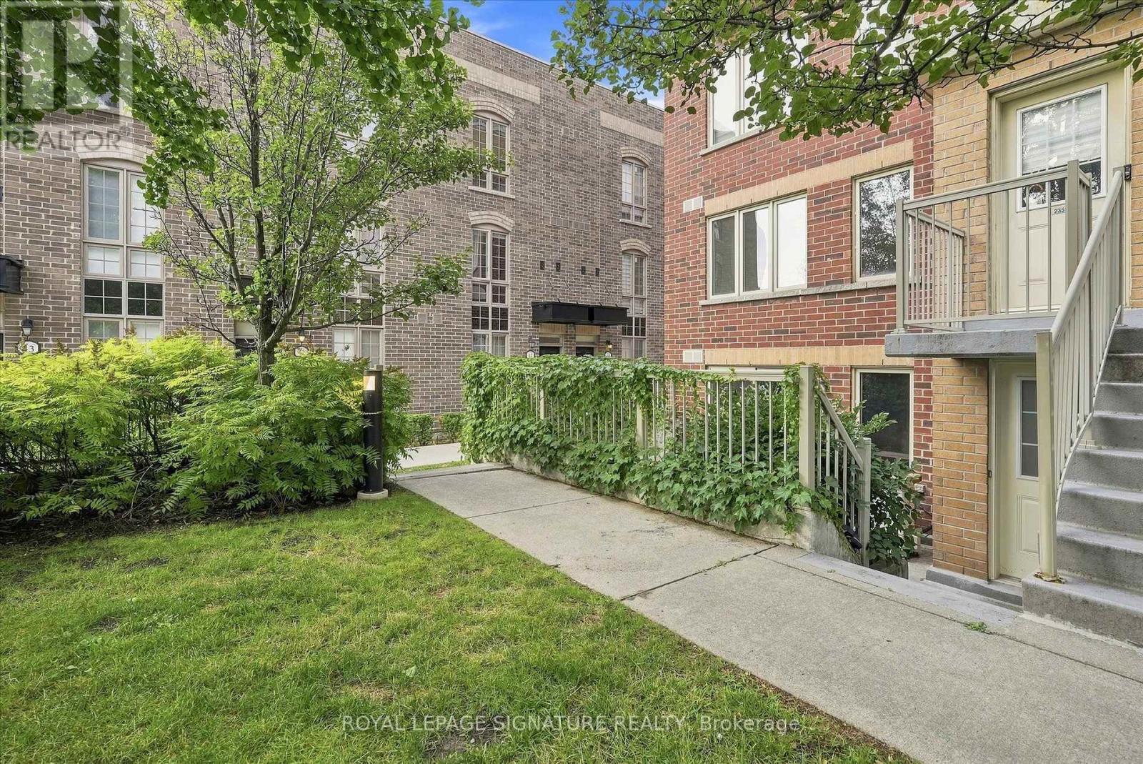 Th135 - 5 Elsie Lane, Toronto (Dovercourt-Wallace Emerson-Junction), Ontario  M6P 3N3 - Photo 29 - W13842866
