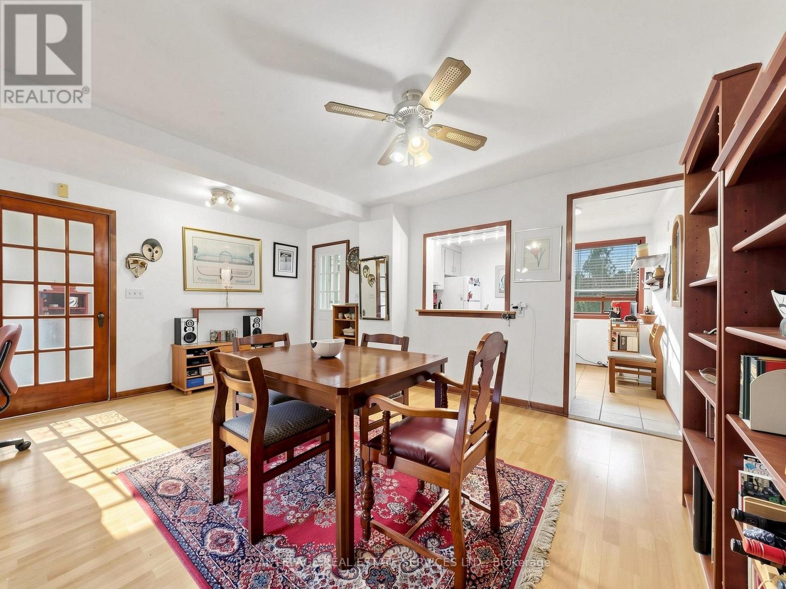 28 Mcintosh Avenue, Toronto (Stonegate-Queensway), Ontario  M8Y 3E2 - Photo 10 - W13842888