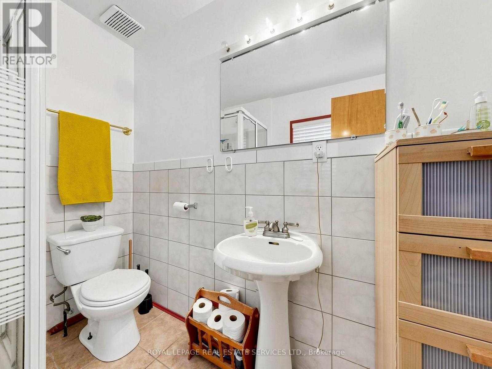 28 Mcintosh Avenue, Toronto (Stonegate-Queensway), Ontario  M8Y 3E2 - Photo 14 - W13842888