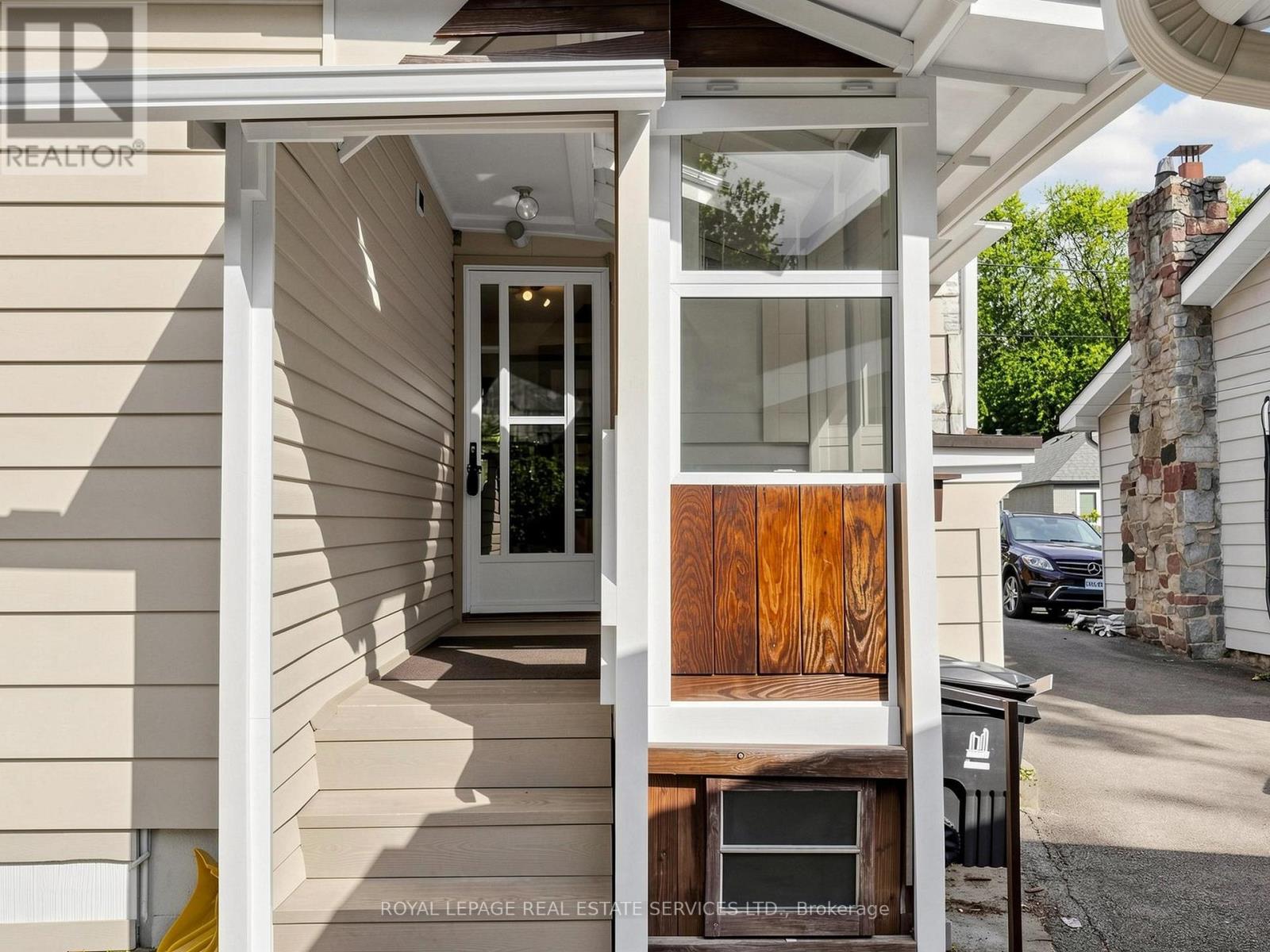 28 Mcintosh Avenue, Toronto (Stonegate-Queensway), Ontario  M8Y 3E2 - Photo 25 - W13842888