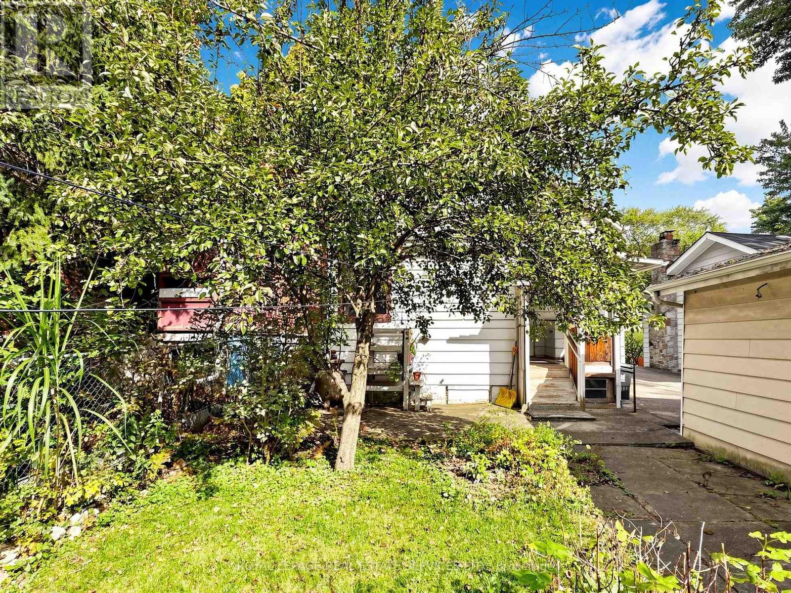 28 Mcintosh Avenue, Toronto (Stonegate-Queensway), Ontario  M8Y 3E2 - Photo 27 - W13842888