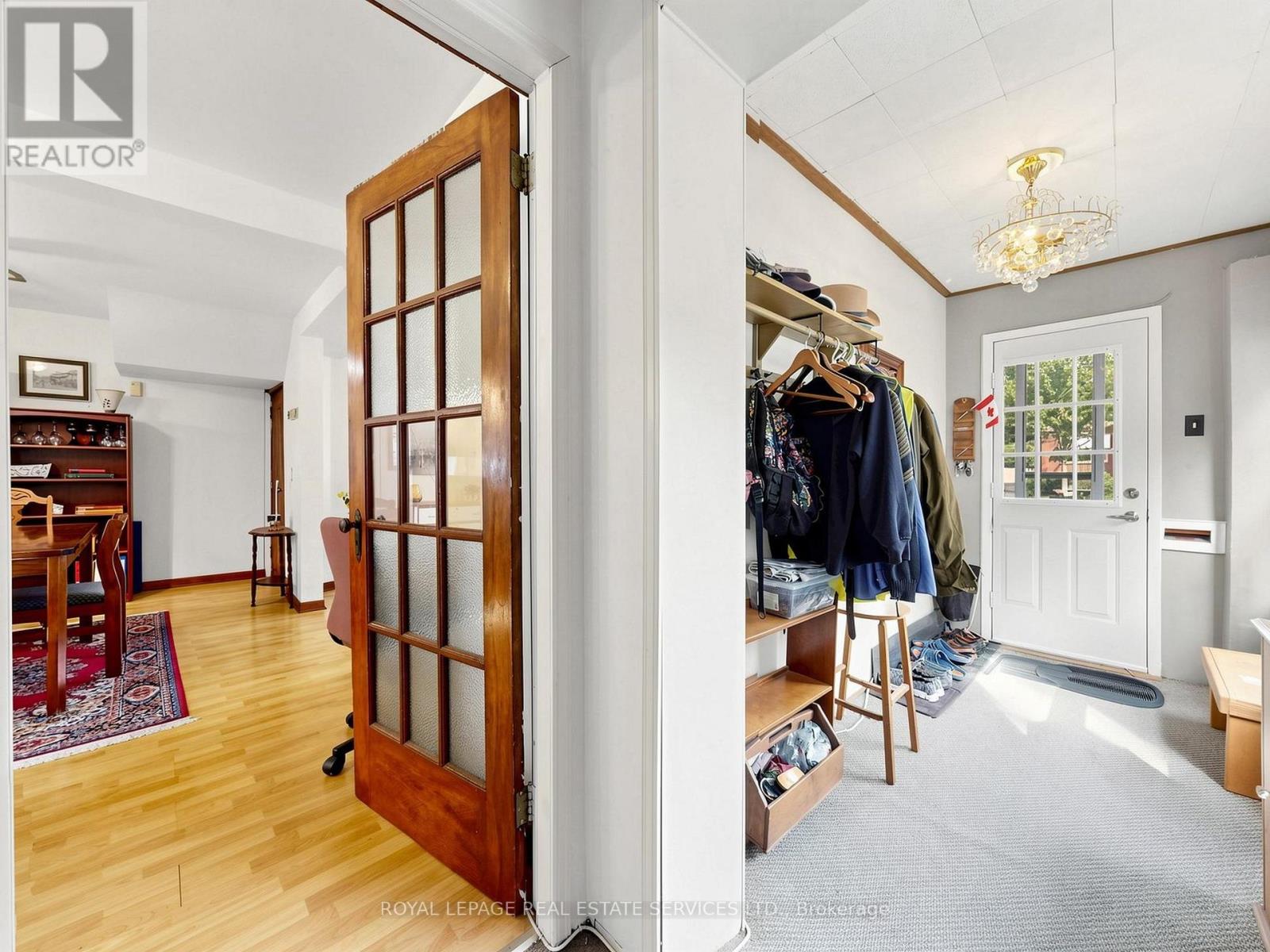 28 Mcintosh Avenue, Toronto (Stonegate-Queensway), Ontario  M8Y 3E2 - Photo 3 - W13842888
