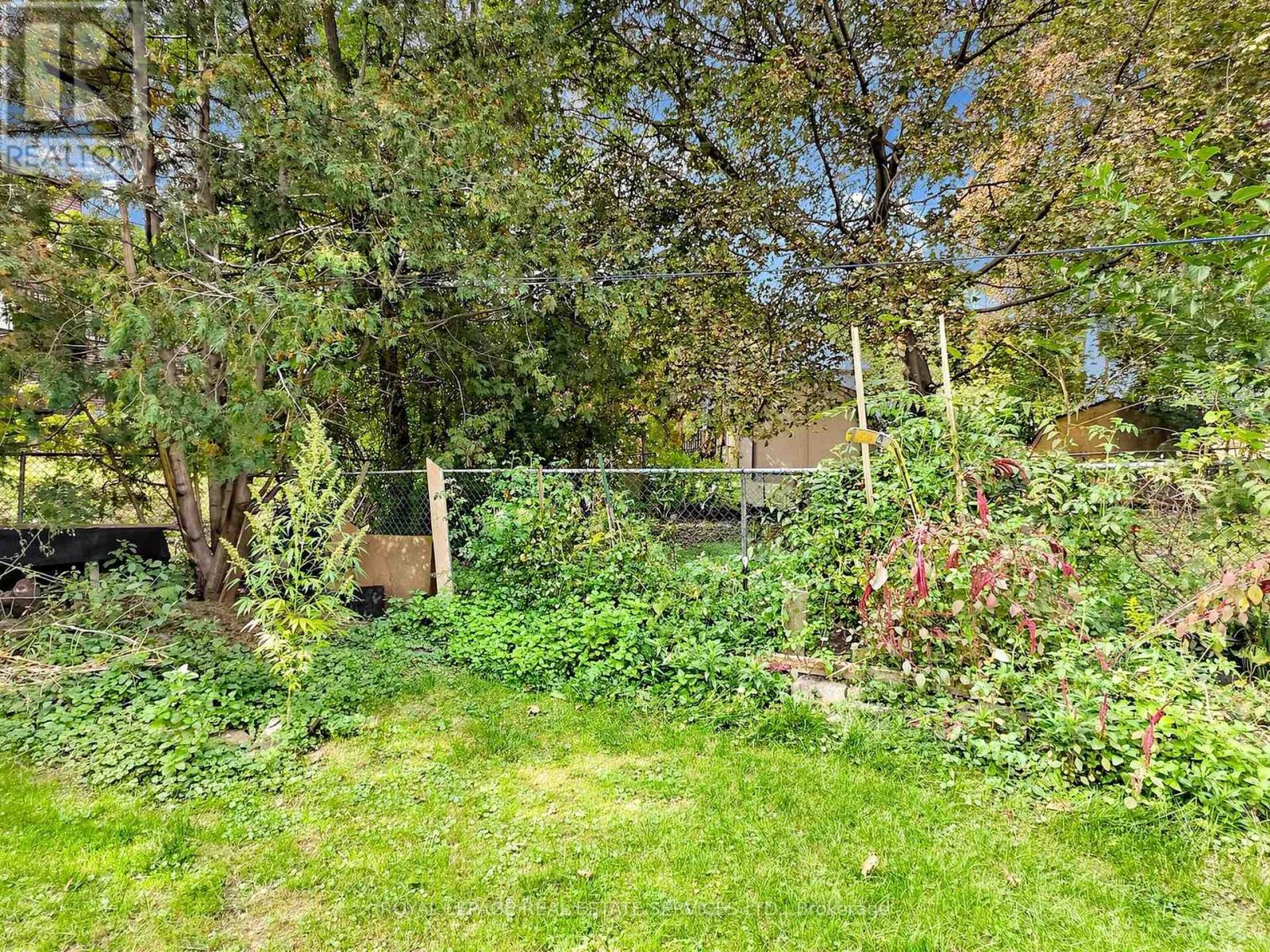 28 Mcintosh Avenue, Toronto (Stonegate-Queensway), Ontario  M8Y 3E2 - Photo 31 - W13842888