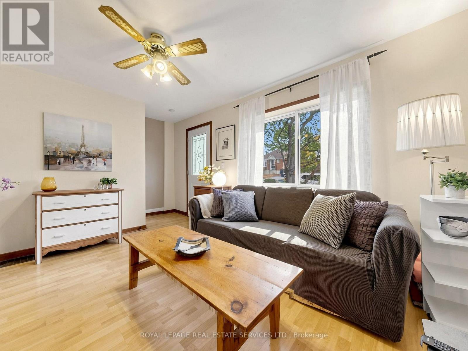 28 Mcintosh Avenue, Toronto (Stonegate-Queensway), Ontario  M8Y 3E2 - Photo 5 - W13842888
