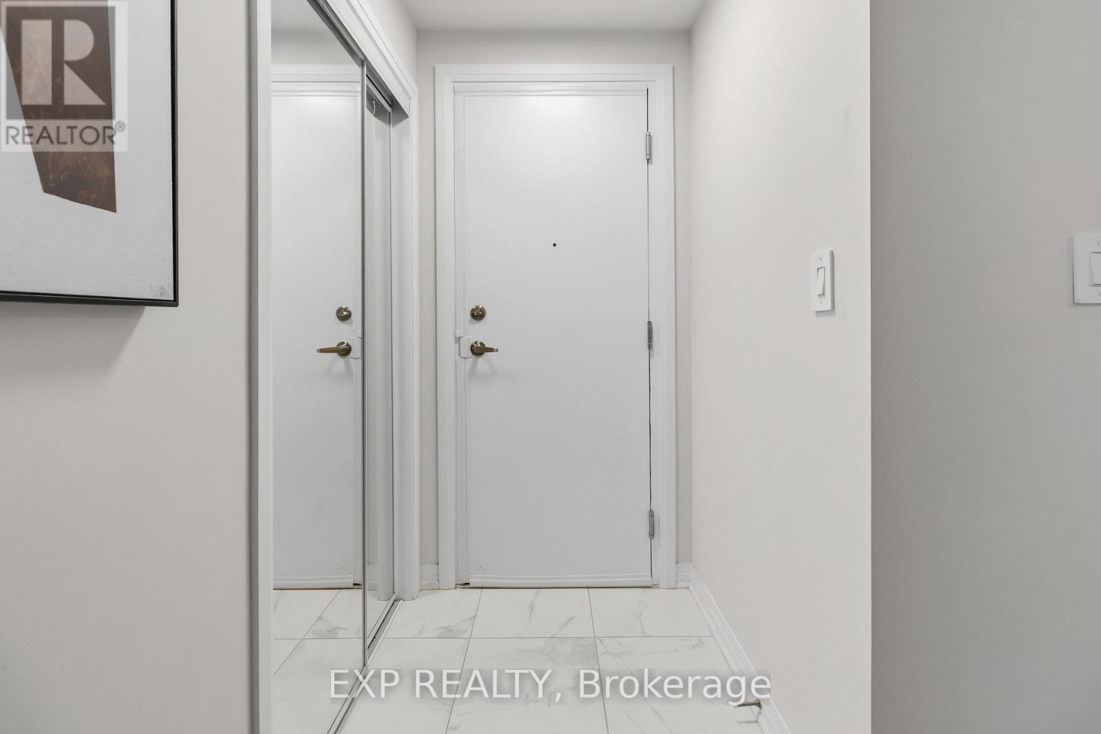 118 - 1569 Rose Way, Milton, Ontario  L9E 1N4 - Photo 5 - W13842900