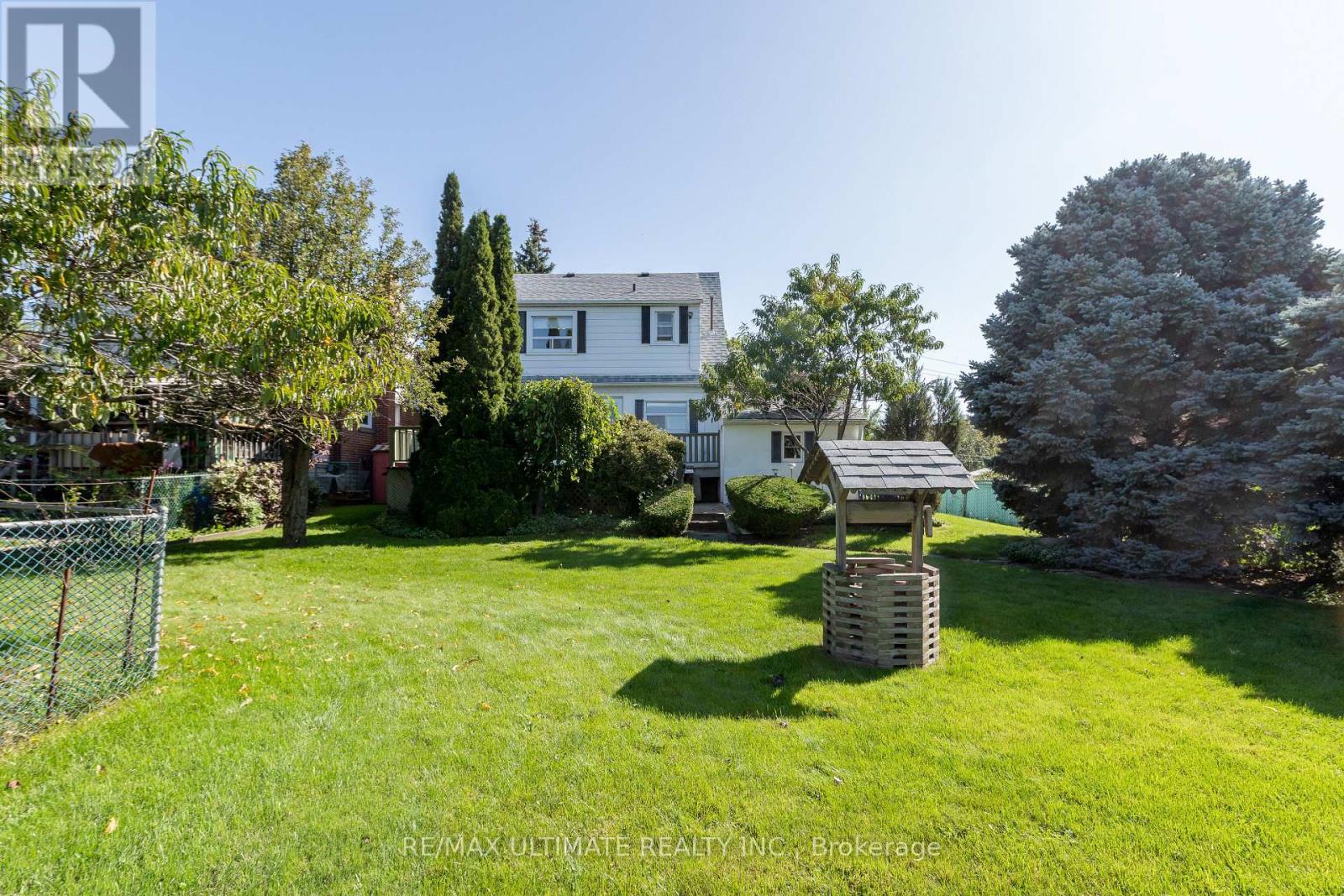 6 Redberry Parkway, Toronto, Ontario  M6L 2J5 - Photo 38 - W13842952