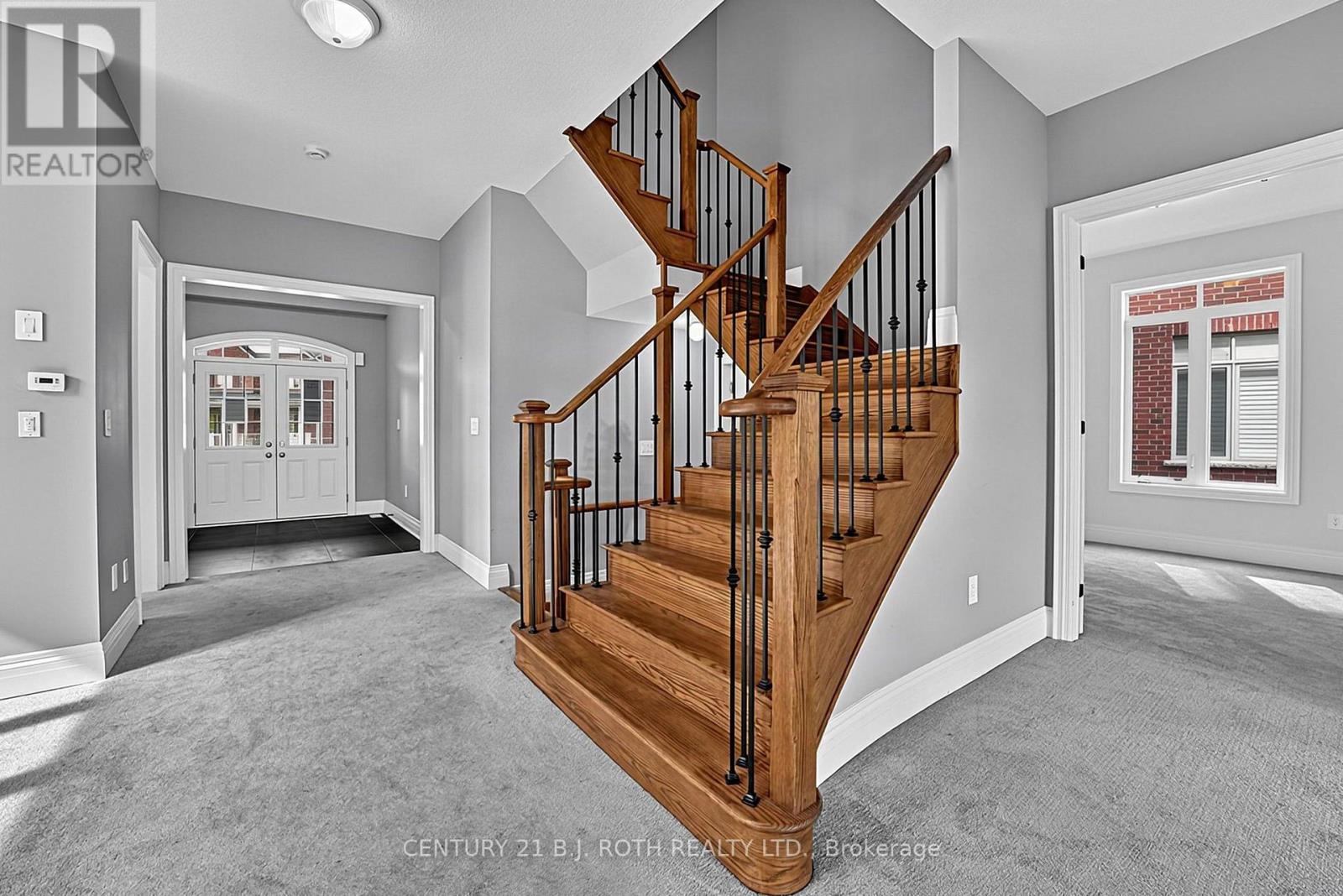 55 Sanford Circle, Springwater, Ontario  L9X 2A9 - Photo 9 - S13825682