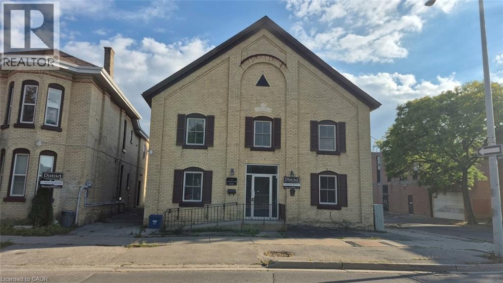 35 WELLINGTON Street Unit# 2U