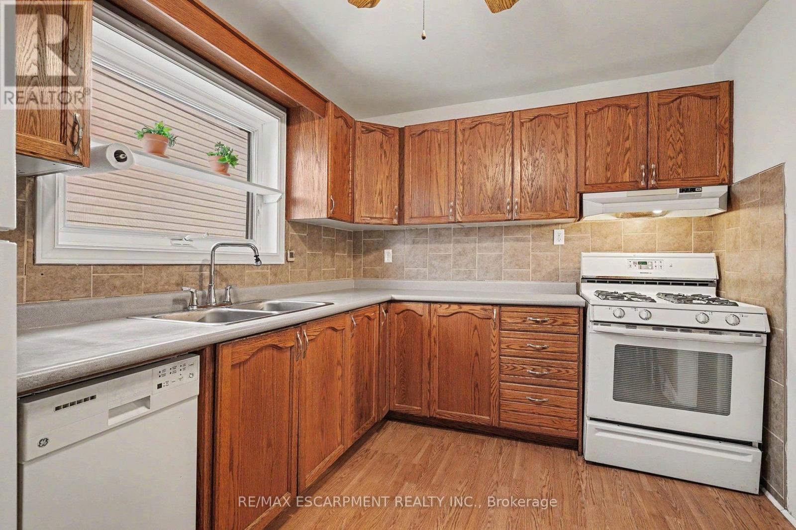 146 Belmont Avenue, Hamilton (Crown Point), Ontario  L8L 7M3 - Photo 11 - X13842844