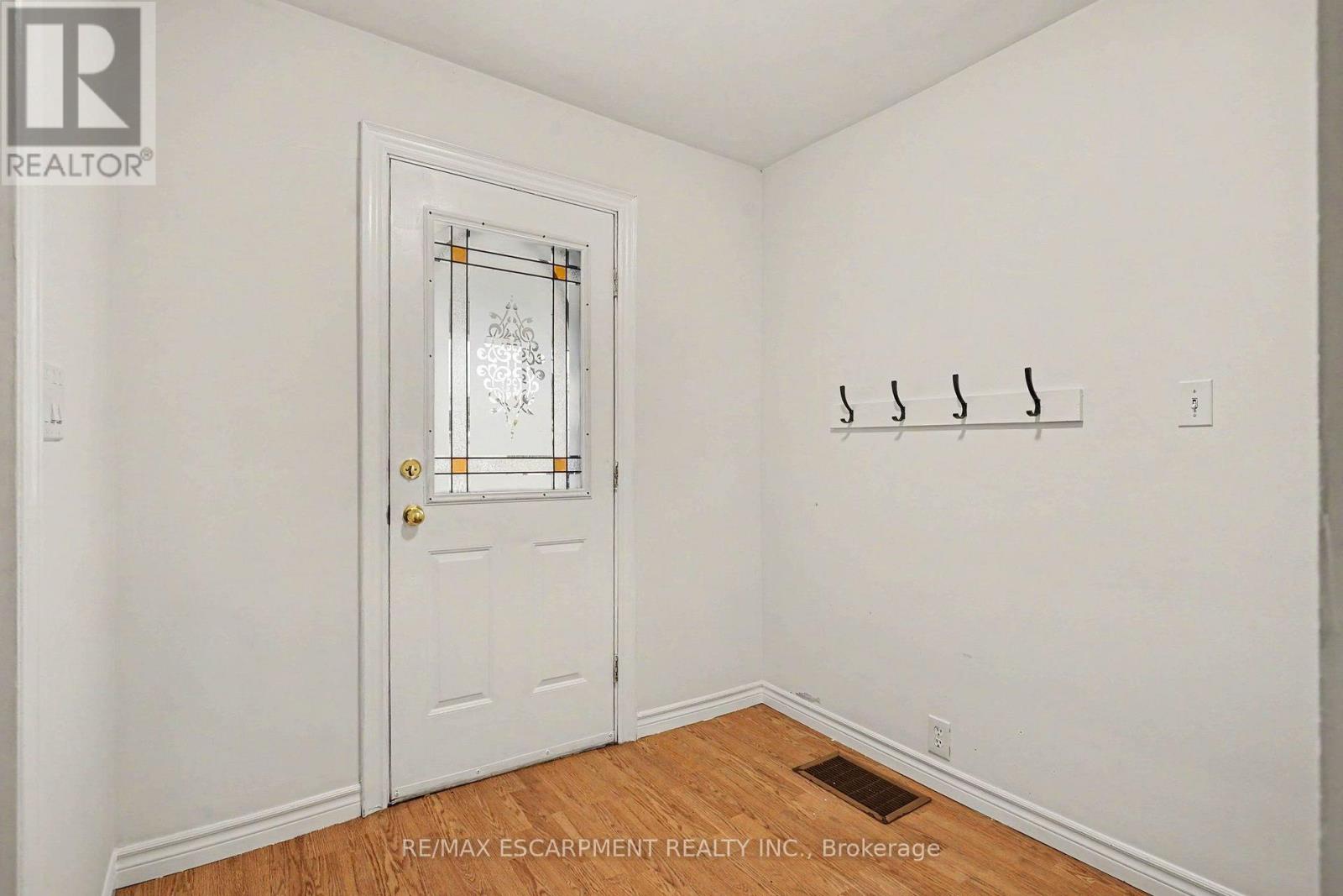 146 Belmont Avenue, Hamilton (Crown Point), Ontario  L8L 7M3 - Photo 13 - X13842844